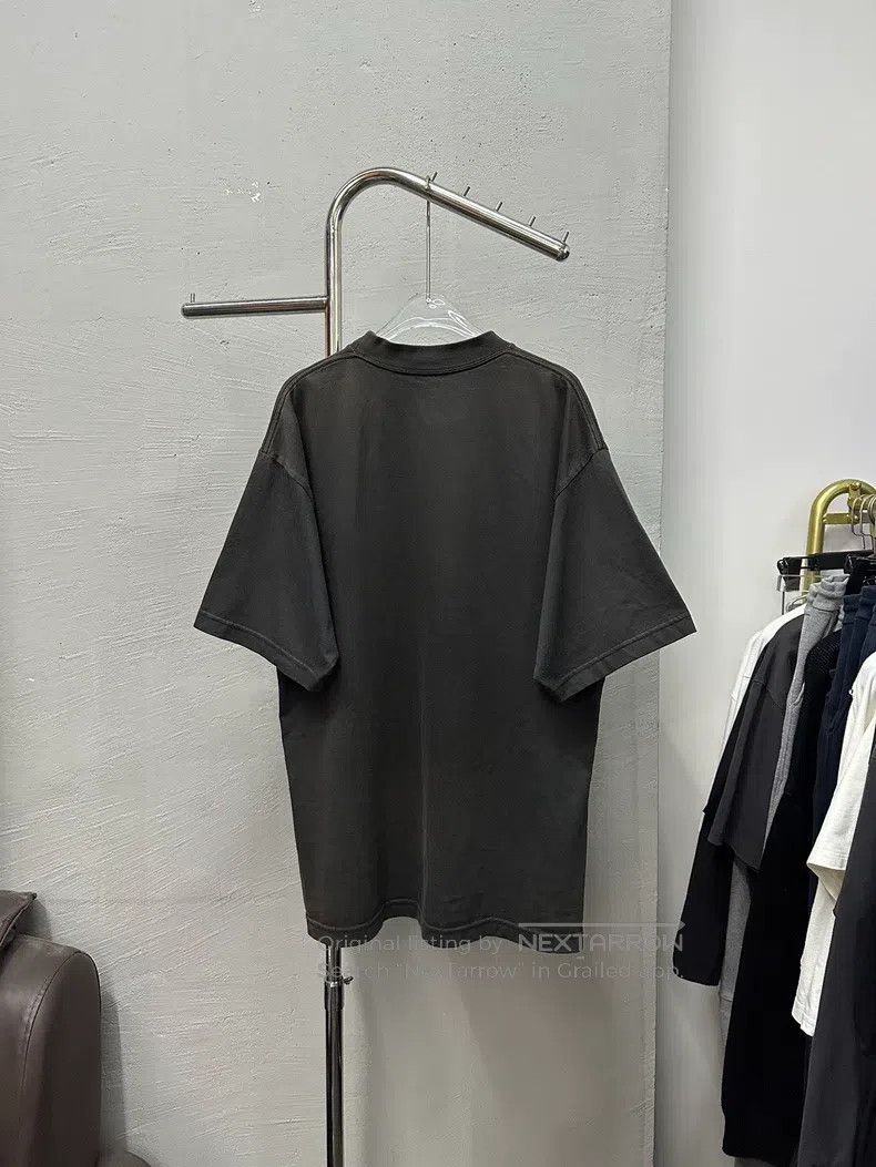 Balenciaga Balenciaga Short Sleeve Round Ring Letter Logo Printed Bla Size US XS / EU 42 / 0 - 3 Thumbnail