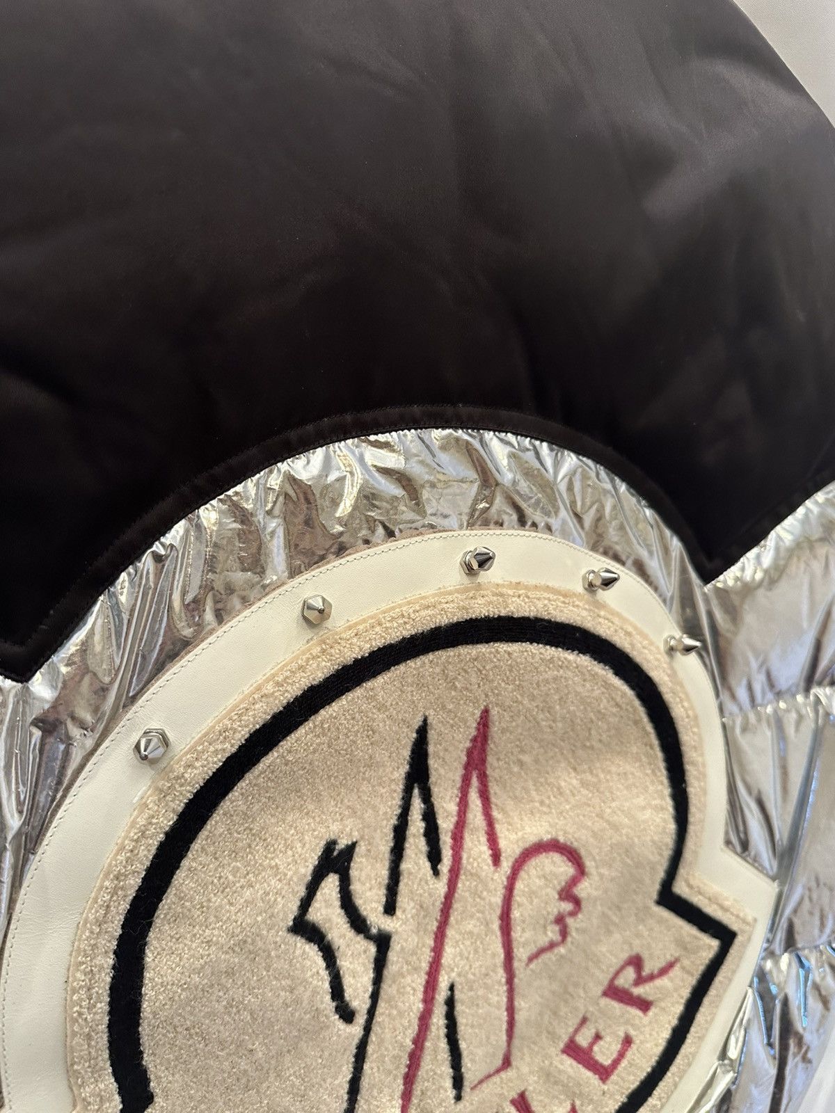 Moncler × Palm Angels Moncler X Palm Angels silver puffer exon vest Size US L / EU 52-54 / 3 - 6 Thumbnail