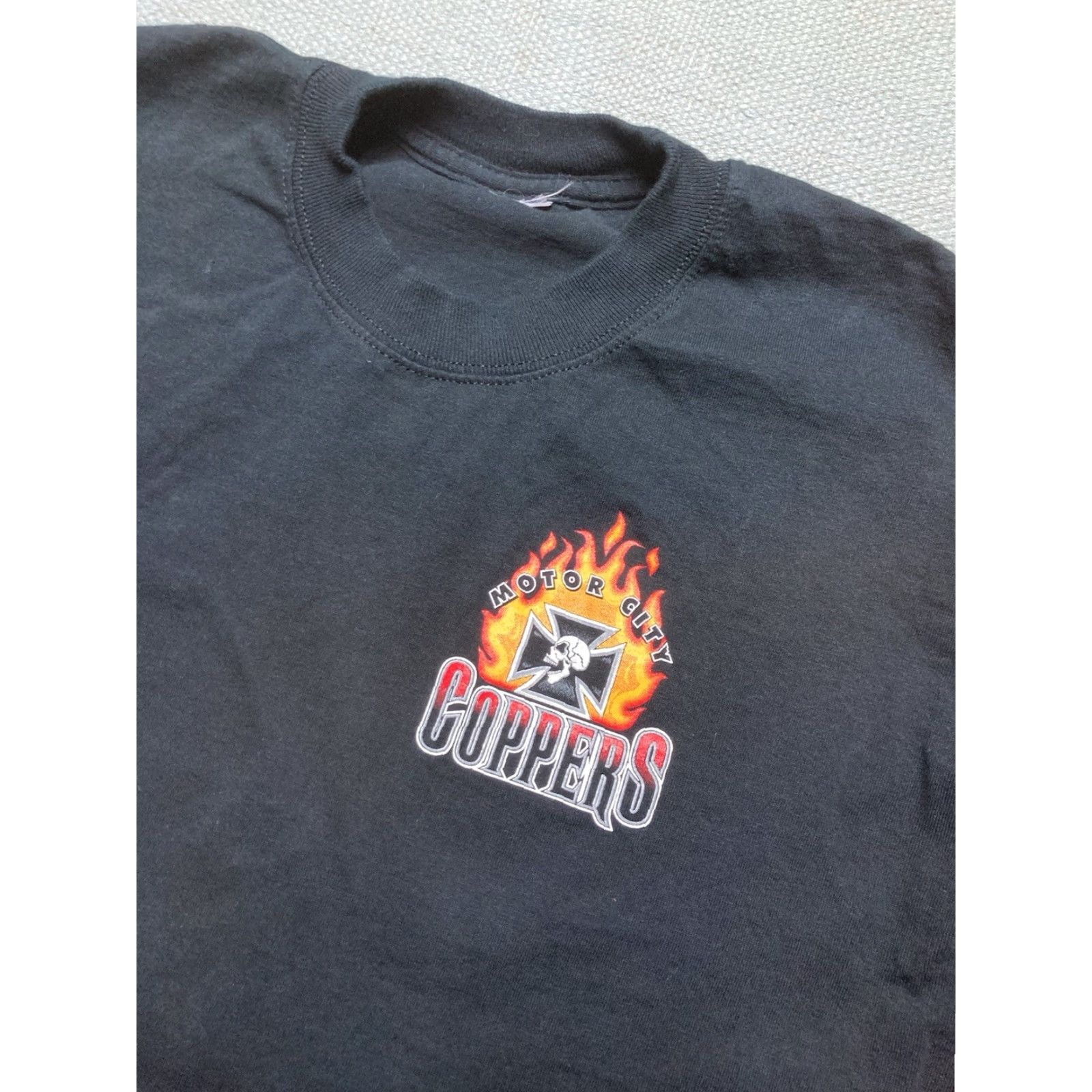 Vintage VINTAGE Cross T-Shirt Men Long Sleeve Black Grunge Motor City Coppers Flames Skull Cross Goth Large Lg Streetwear Size US L / EU 52-54 / 3 - 4 Thumbnail