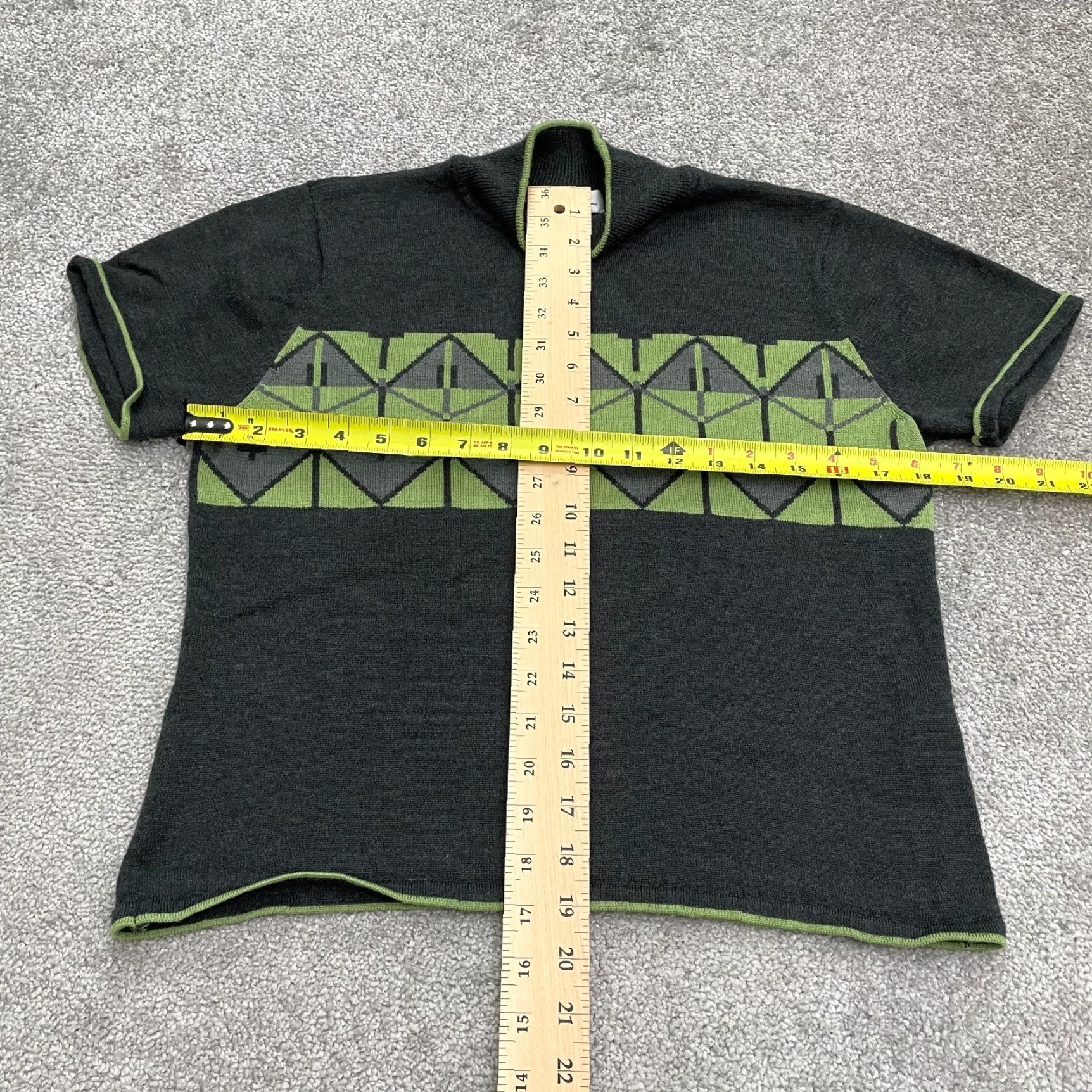 Vintage Tahari Short Sleeve Sweater Juniors 12 Gray Argyle Mock Neck Women Knit Pullover All Seasons Casual 12 Tahari Women Size XL / US 12-14 / IT 48-50 - 6 Thumbnail