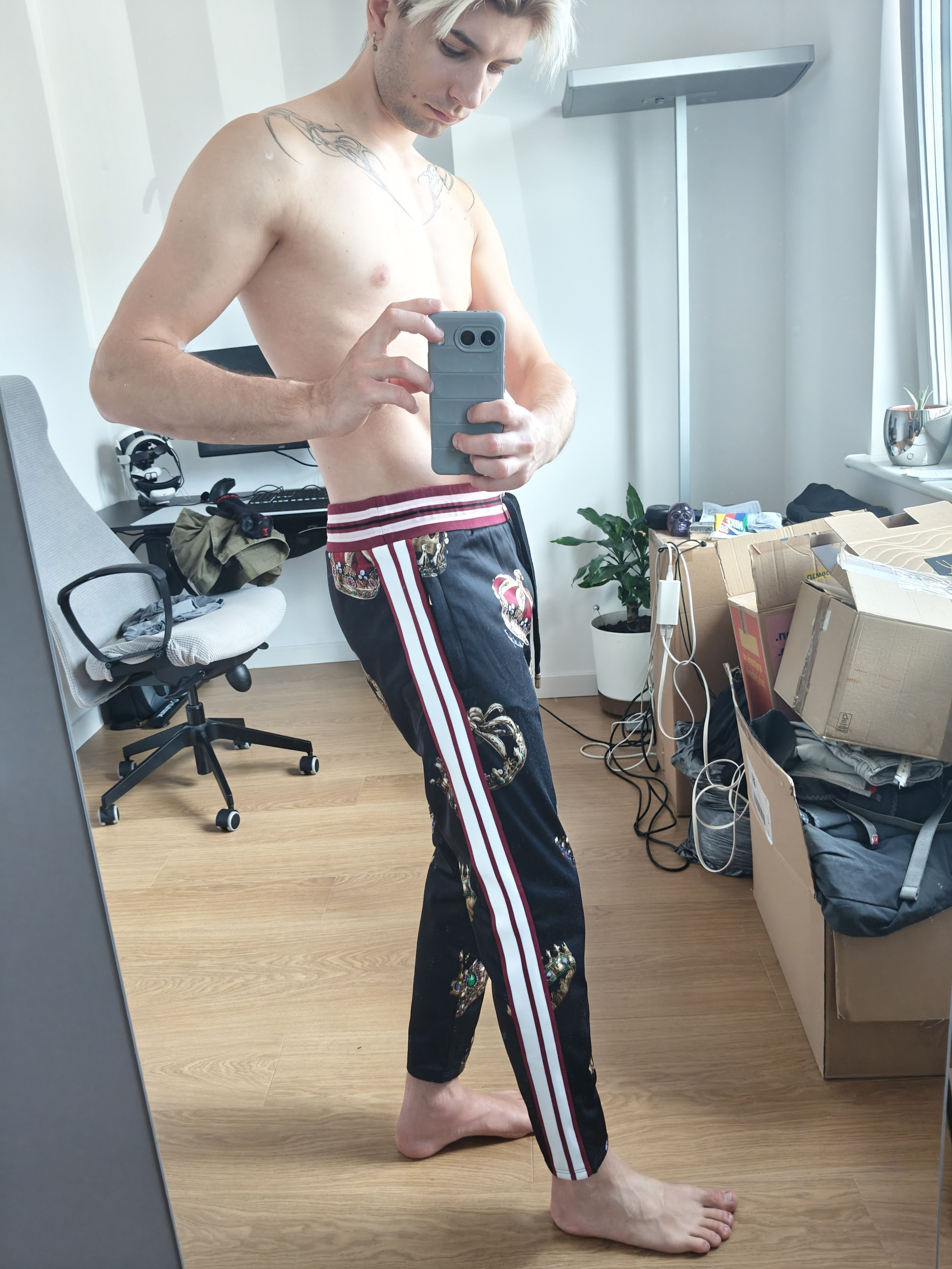Dolce & Gabbana Dolce & Gabbana Crown Motif Printed Track Pants Size US 30 / EU 46 - 14 Thumbnail