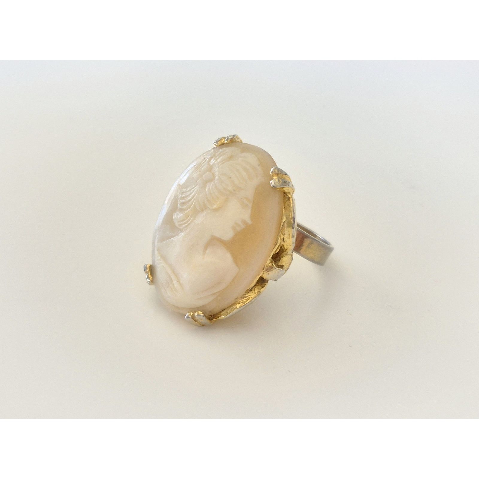 Other Vintage Adjustable Shell Cameo Gold-tone Ring Size ONE SIZE - 3 Thumbnail