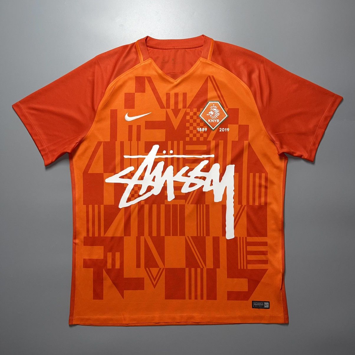 Nike NETHERLANDS x STUSSY NIKE 2019/2020 FOOTBALL TRAINING JERSEY Size US XL / EU 56 / 4 - 1 Thumbnail