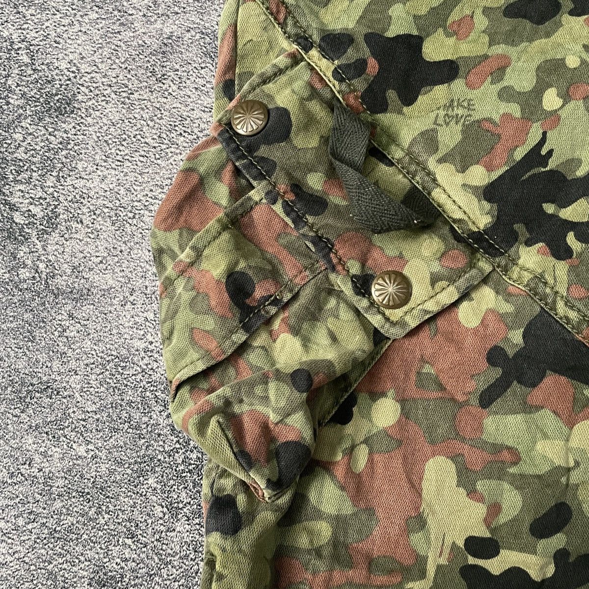 If Six Was Nine SLY camo japanese style y2k punk multi pocket short pants Size US 31 - 6 Thumbnail