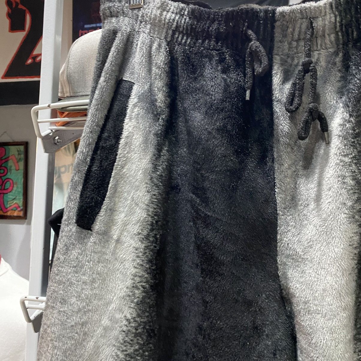 Sean John × Vintage Sean John Embroidery Logo Fleece Sweatpants Size US 36 / EU 52 - 6 Thumbnail