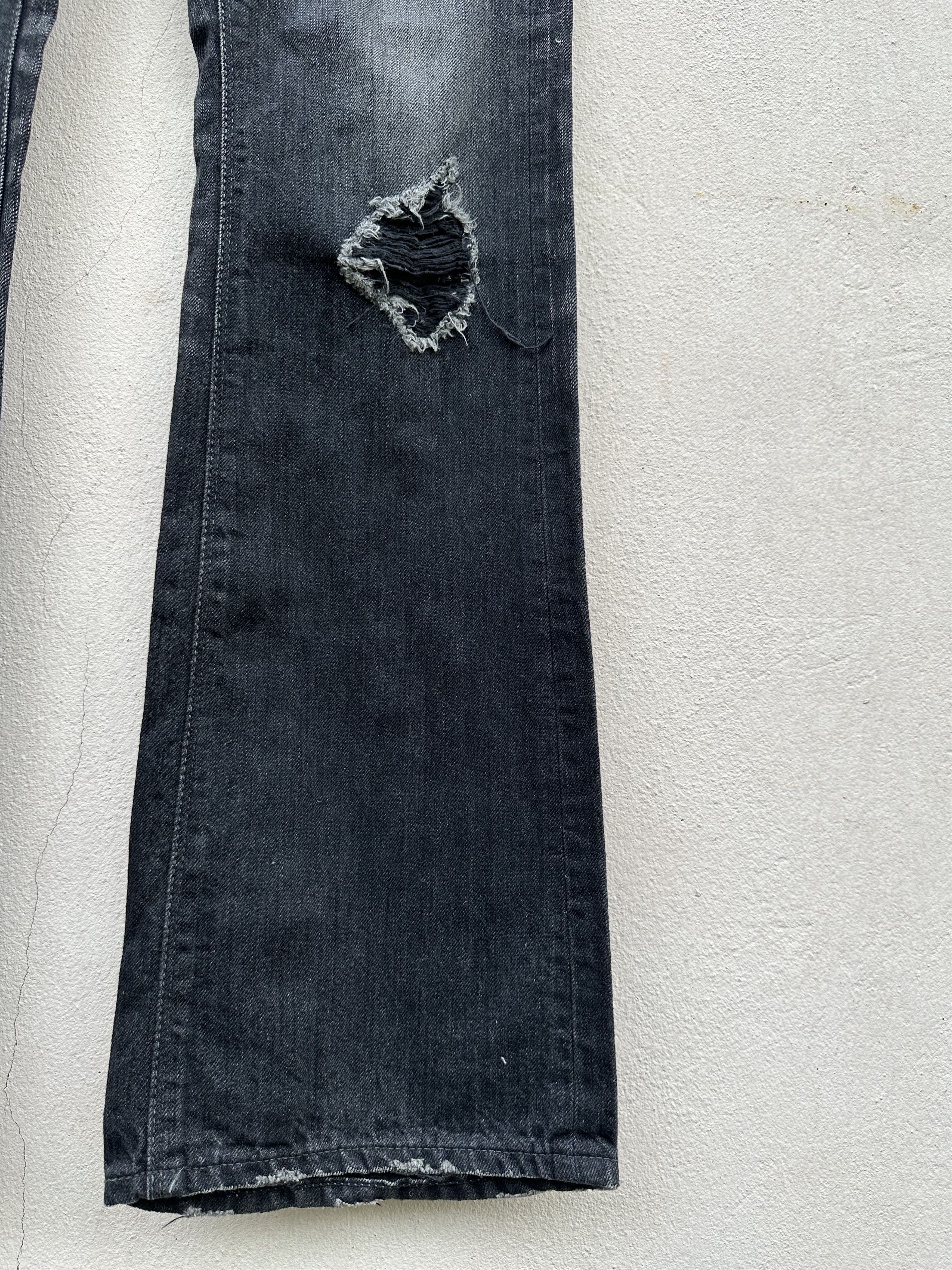 Murder License Japanese Brand Murder License Flare Rips Denim Jeans Size US 33 - 11 Thumbnail