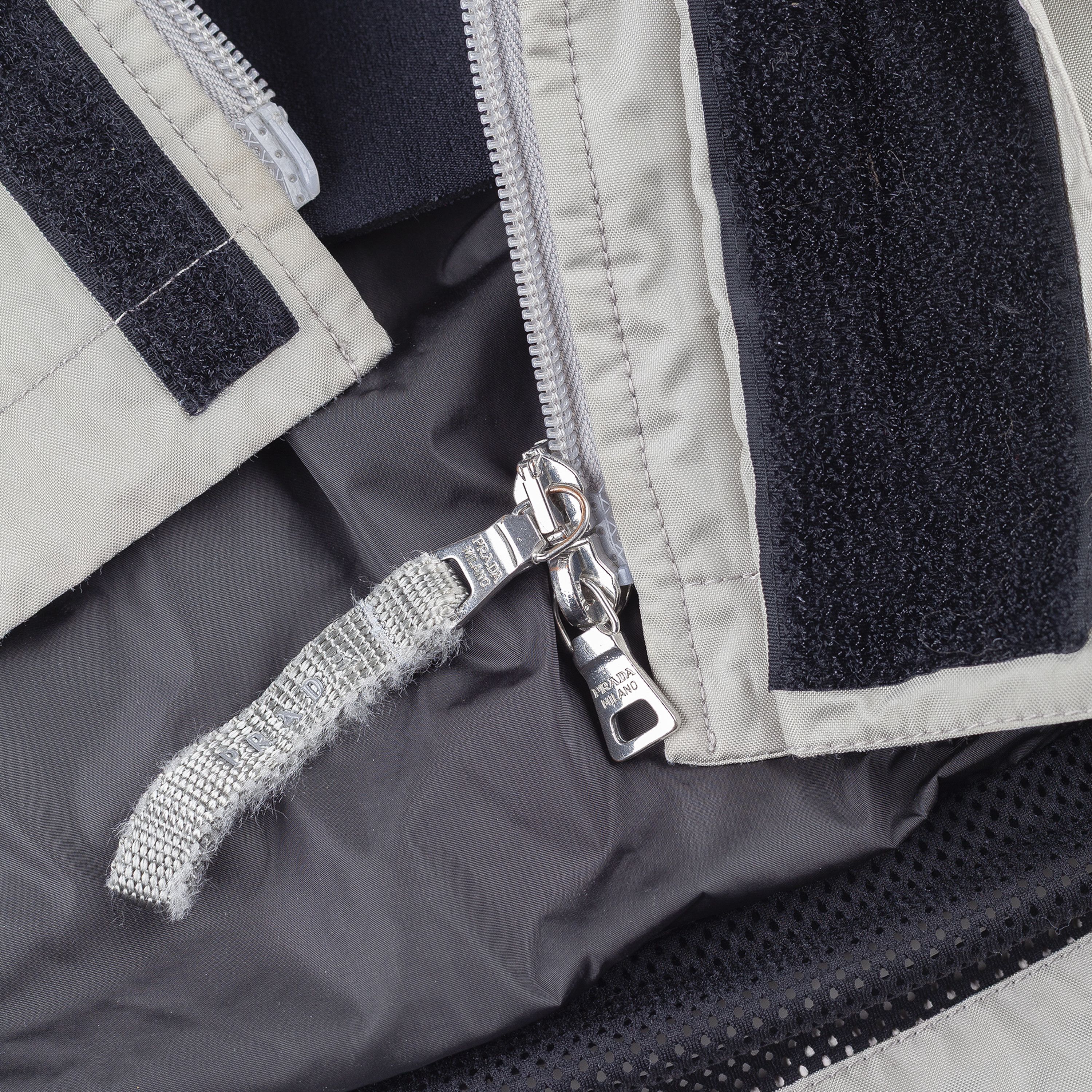 Prada Prada Sport Vintage Active Gray Waterproof Insulated Jacket Size US XL / EU 56 / 4 - 10 Thumbnail