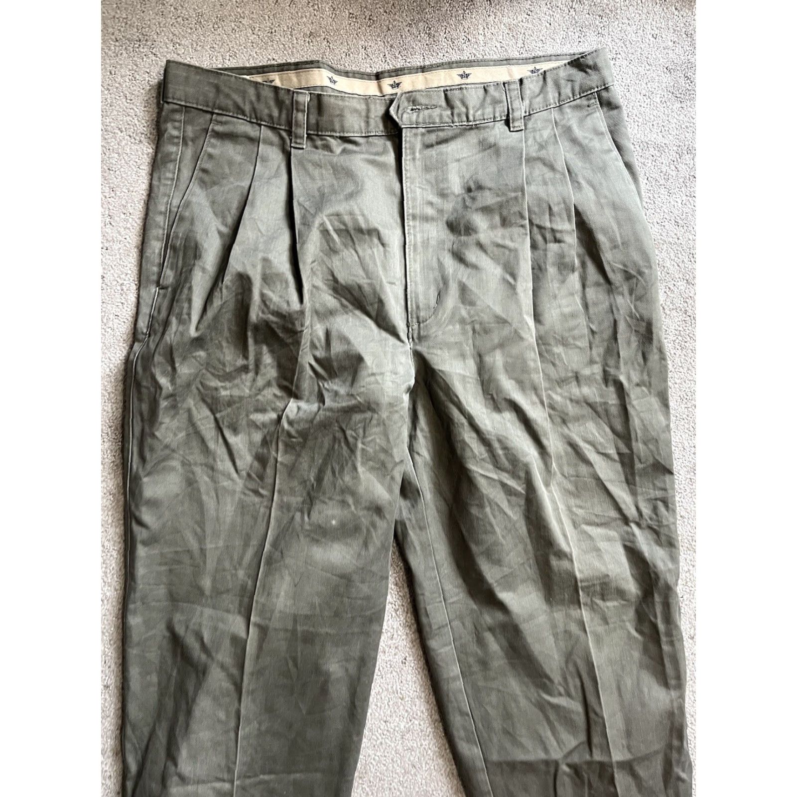 Dockers DOCKERS Classic Fit Pleated Dress Pants 36x29 Green Vintage Distressed Flaw Dockers D3 Chinos Pants Mens Regular Inseam 29 in 100% Cotton Size US 36 / EU 52 - 4 Thumbnail
