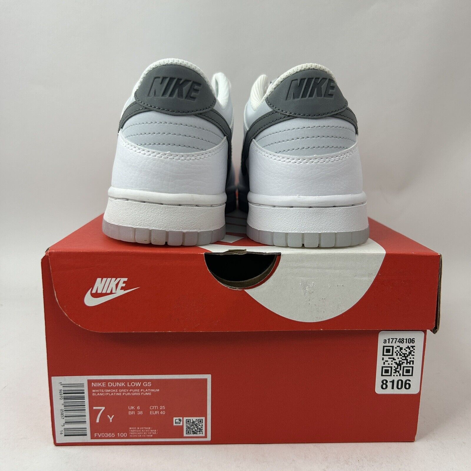 Nike Nike Dunk Low GS “White Smoke Grey Pure Platinum” 2024 Size US 8.5 / IT 38.5 - 4 Thumbnail