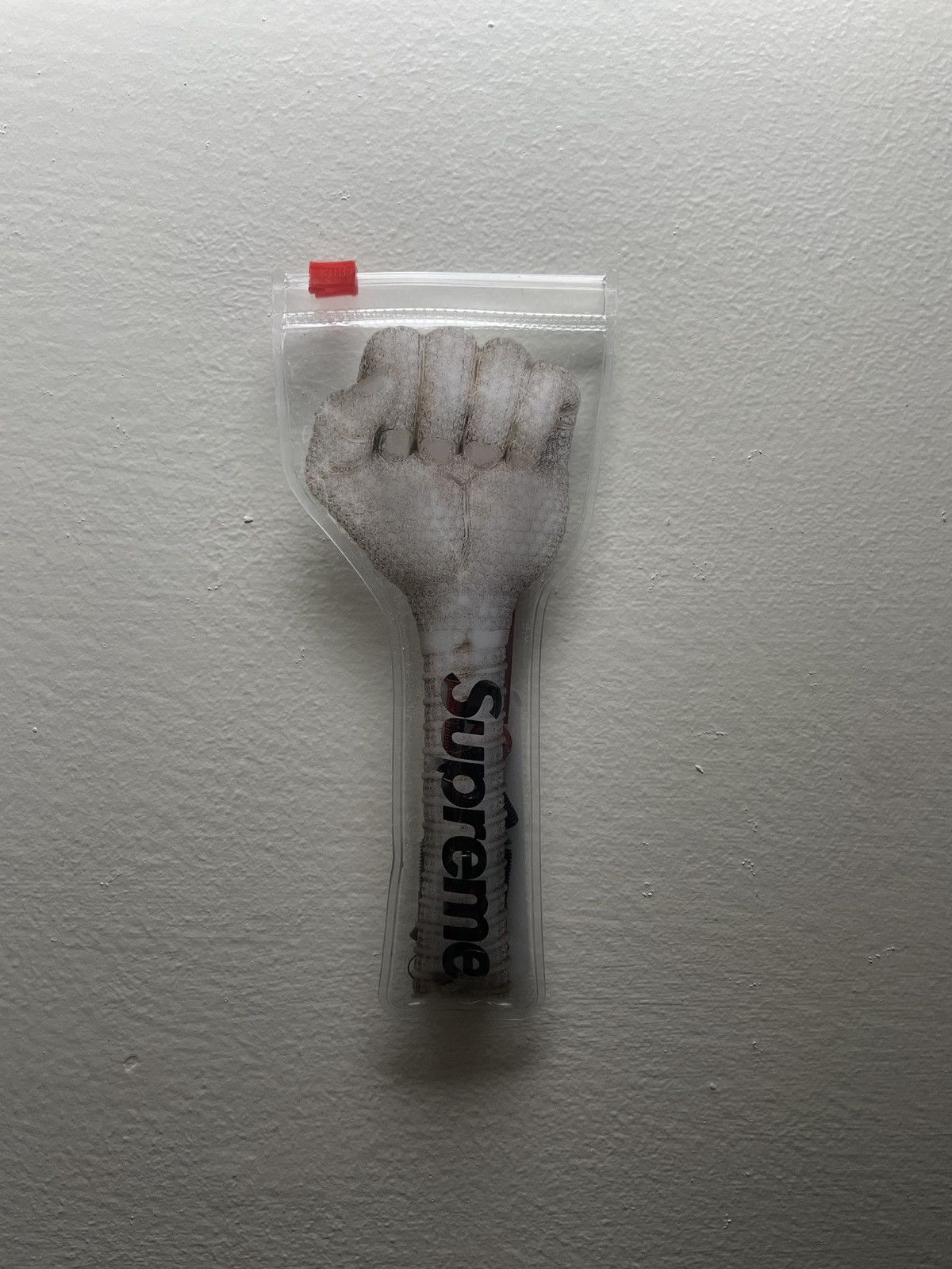 Supreme Hardies Hardware Set (SS23) - $8