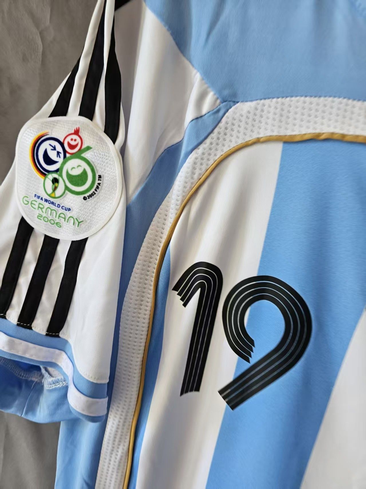 Other 2006 Argentina #19 Messi Jersey Home Size US M / EU 48-50 / 2 - 5 Thumbnail
