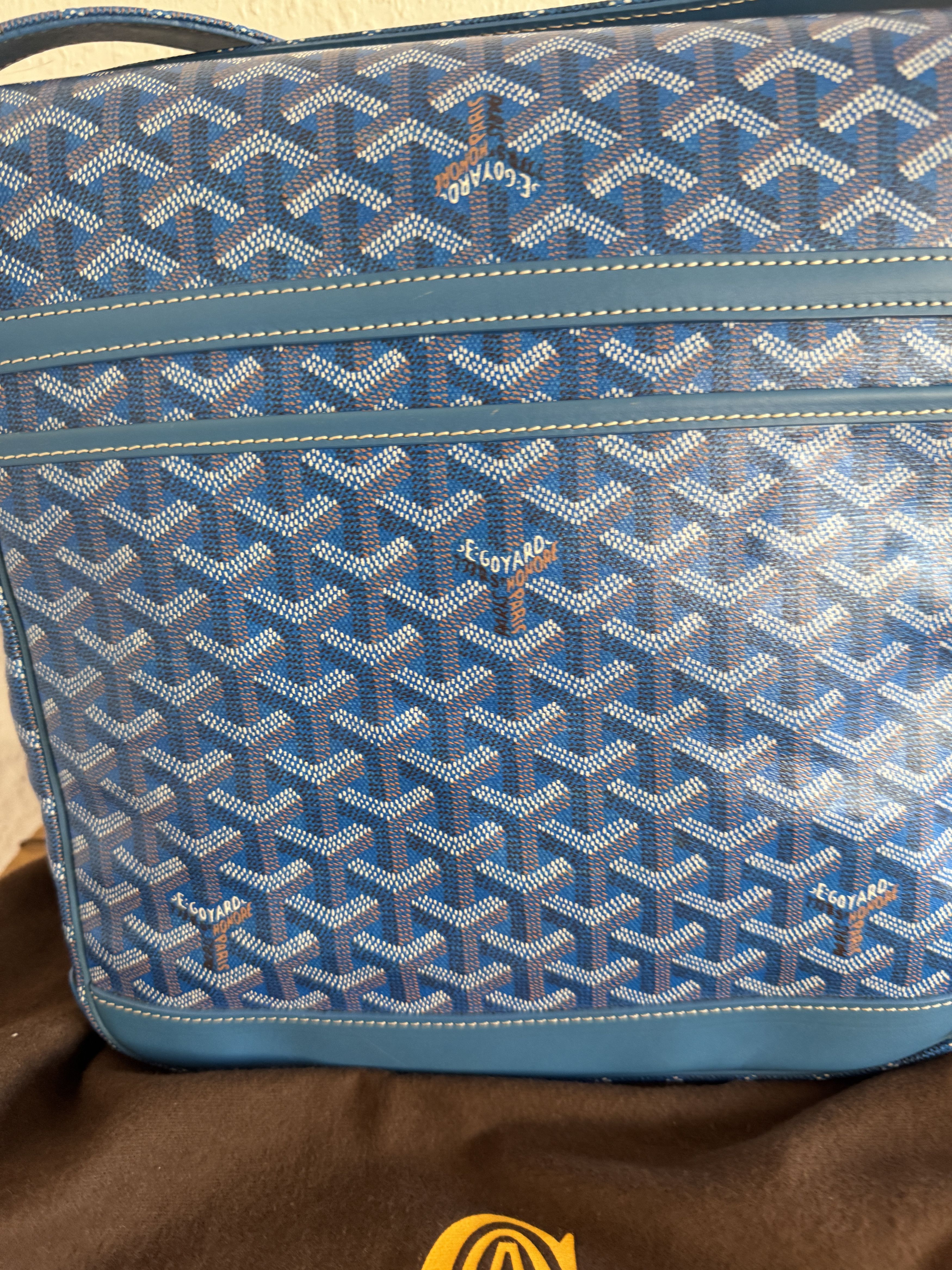 Grand Bleu MM Messenger Bag – Sky Blue