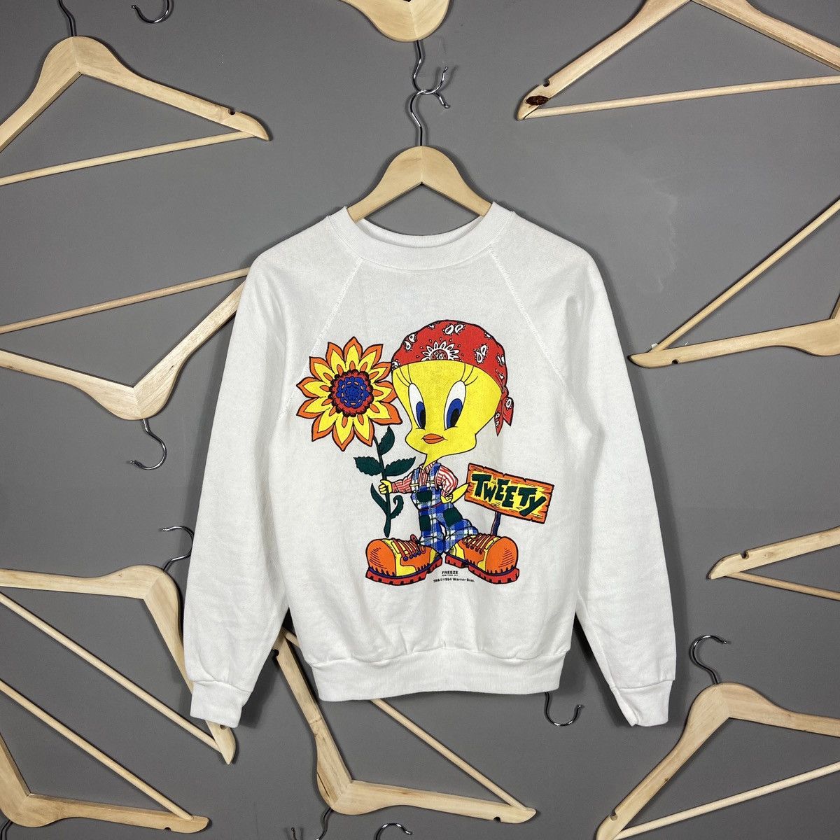 Vintage × Warner Bros Vintage 1994 Tweety Warner Brothers Crew Neck Sweatshirt Size US S / EU 44-46 / 1 - 1 Thumbnail