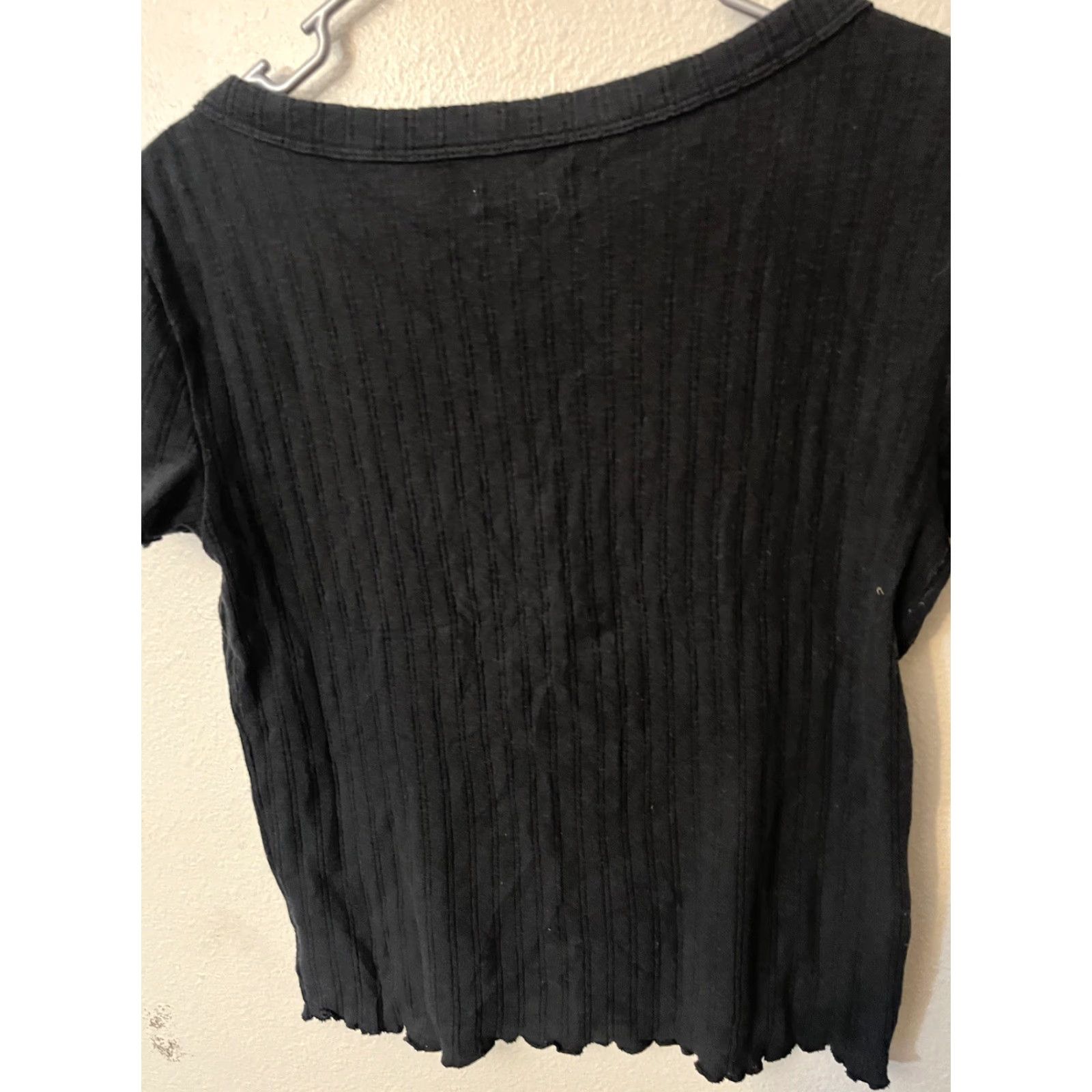 American Eagle Outfitters American Eagle Outfitters Henley T-Shirt Women's Medium Black Size M / US 6-8 / IT 42-44 - 4 Thumbnail