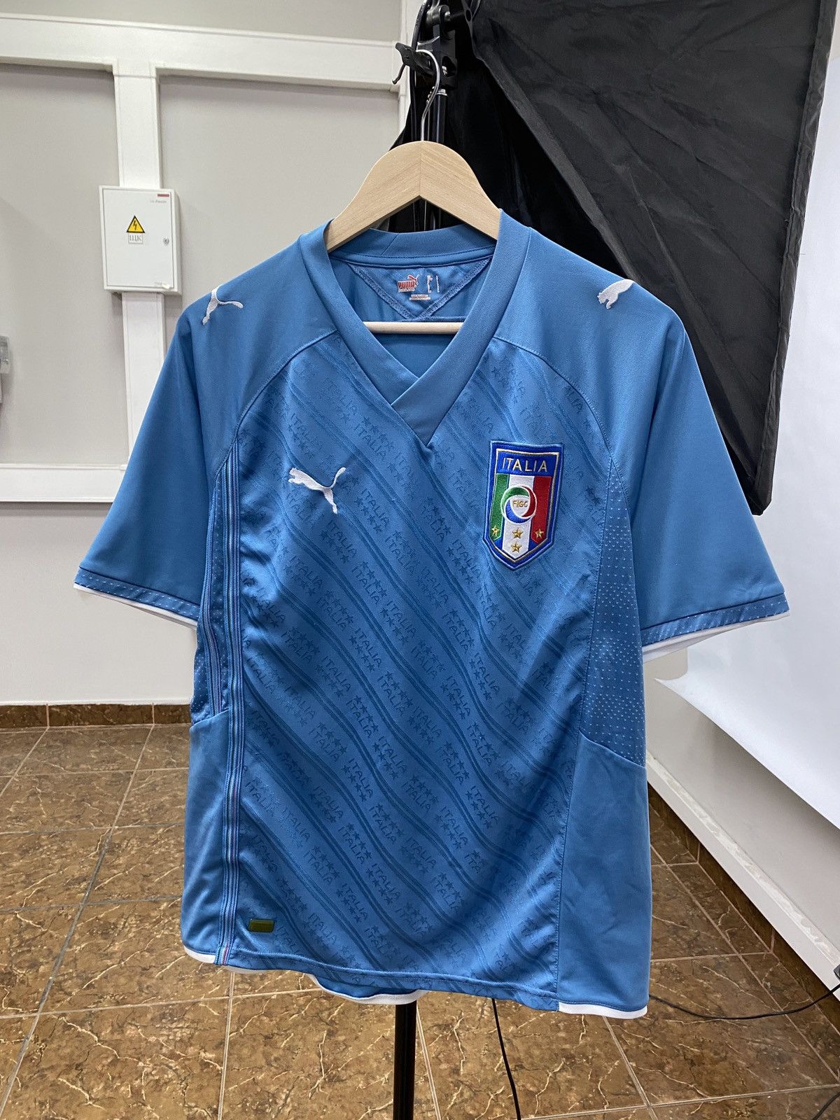 Puma 🇮🇹 Vintage 2009 Puma Italy Soccer Jersey T-Shirt Retro Rare Size US L / EU 52-54 / 3 - 1 Thumbnail