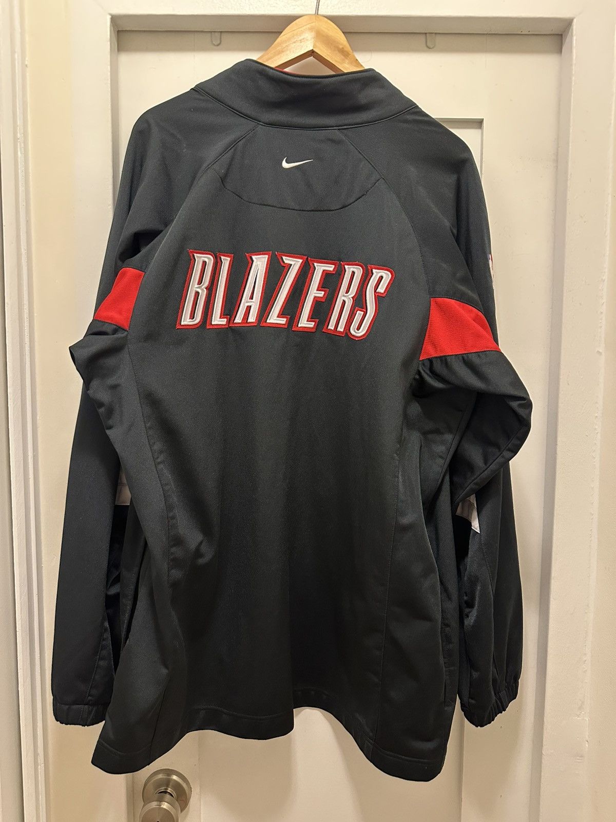 NBA × Nike × Vintage Vintage Nike NBA Trailblazers Authentic WarmUp Jacket Size US M / EU 48-50 / 2 - 7 Thumbnail