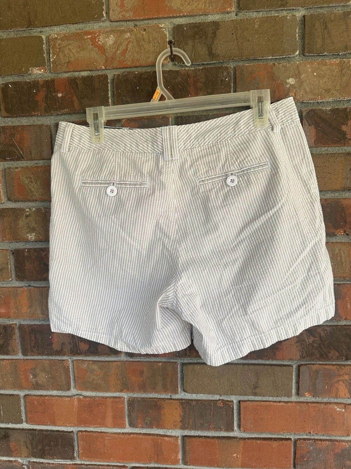 Designer Women's Bass Shorts Size 8 Striped White Beige Size 30" / US 8 / IT 44 - 2 Thumbnail