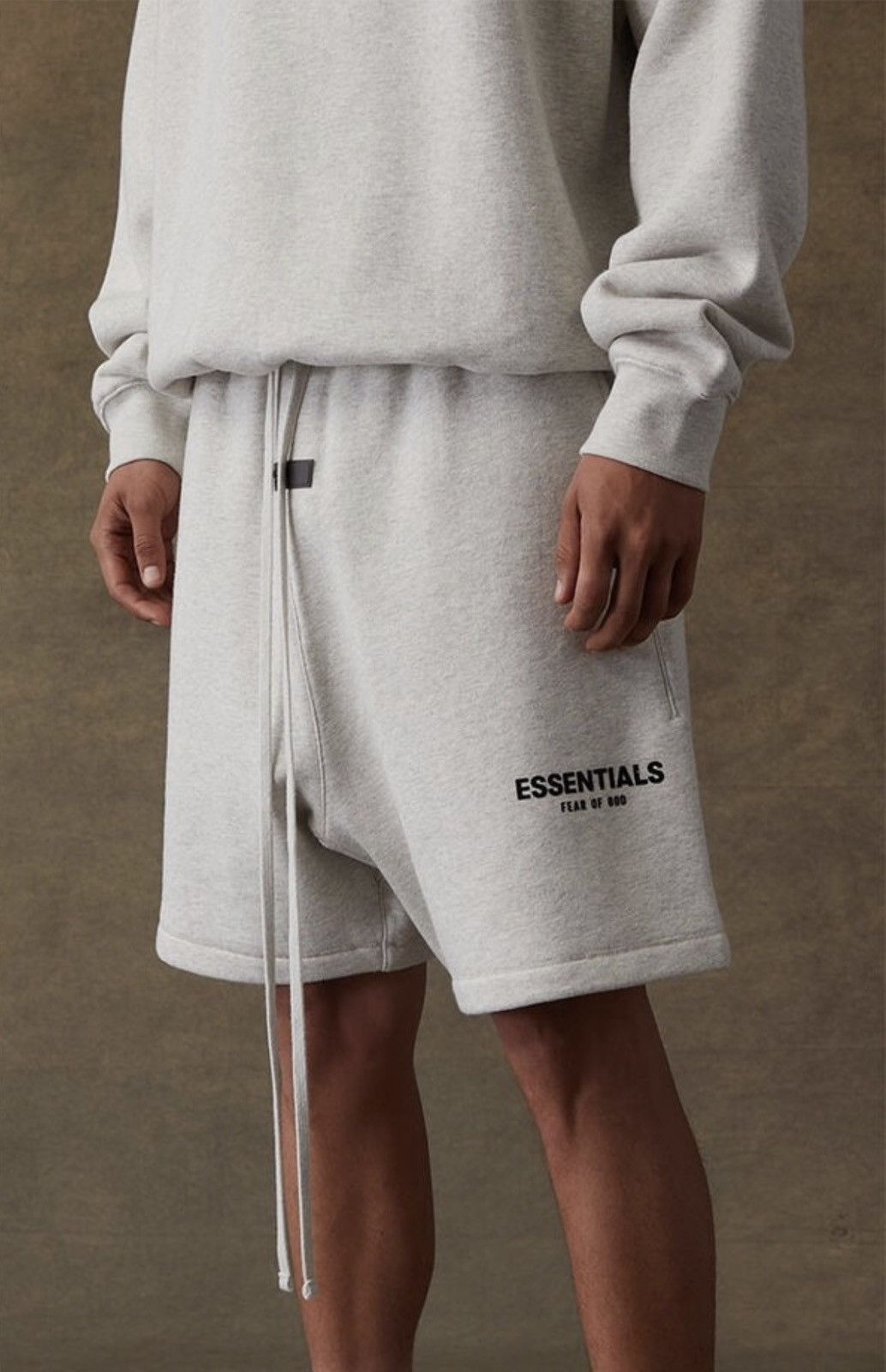 Essentials Fear of God Essentials Light Oatmeal Fleece Shorts Size M Size US 30 / EU 46 - 1 Thumbnail