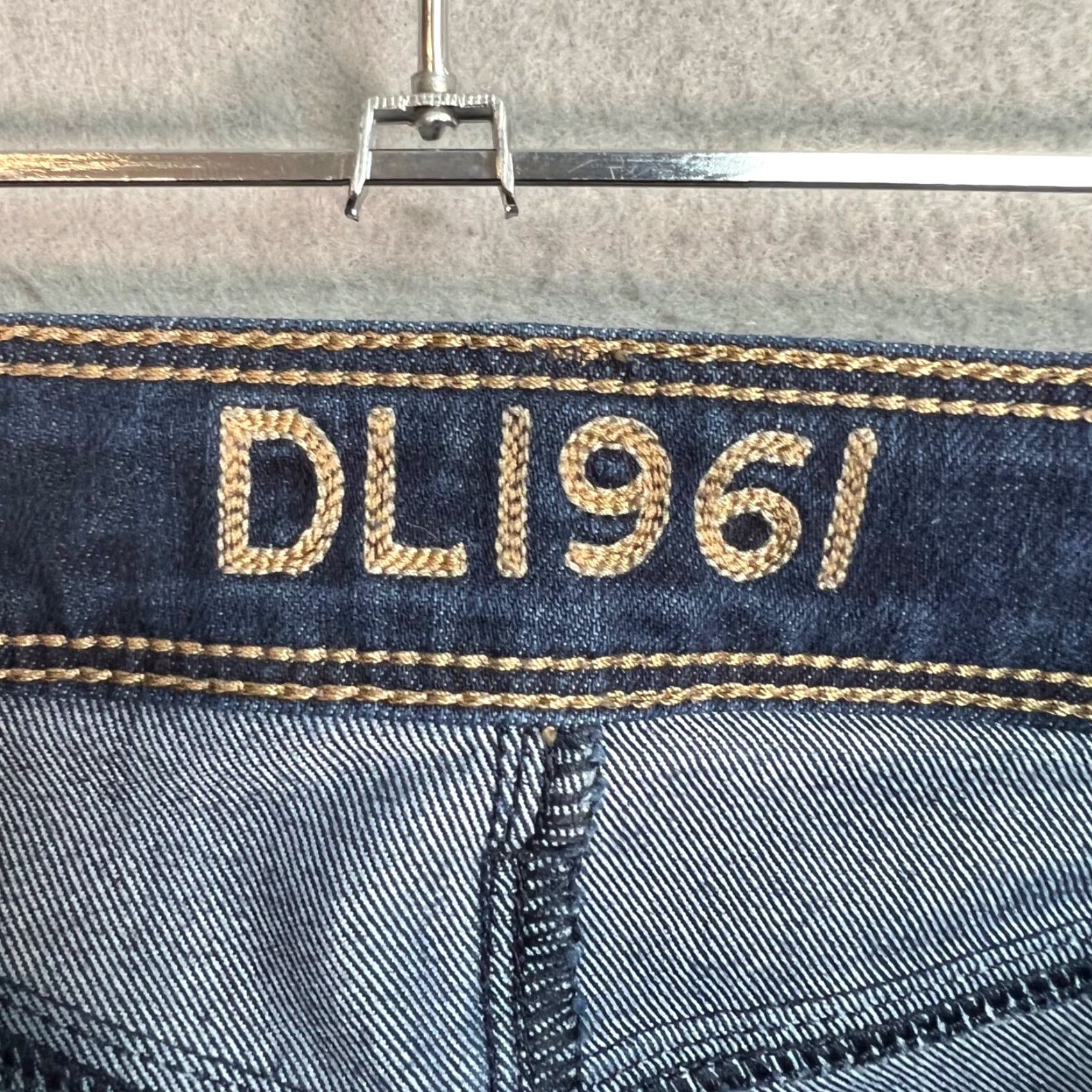 DL1961 DL1961 Angel Low Rise Ankle Jeans Size 25 Dark Wash Womens Denim Cotton Blend Size 42" / US 20 - 3 Thumbnail