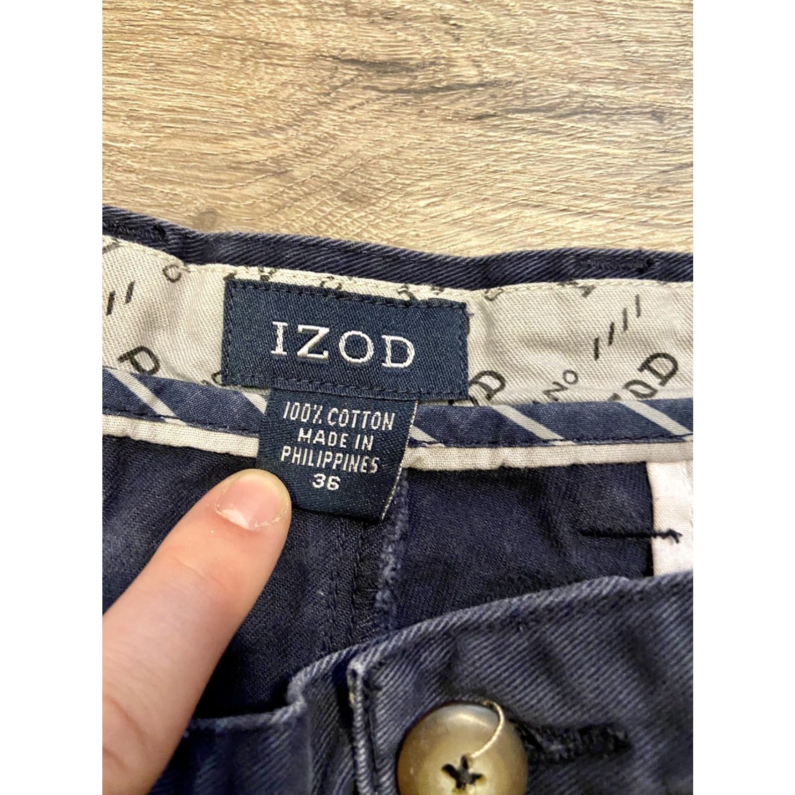 Izod VINTAGE IZOD Chino Shorts Men Navy Blue Pleated Front Size 36 Regular Pockets Mens Size US 36 / EU 52 - 4 Thumbnail