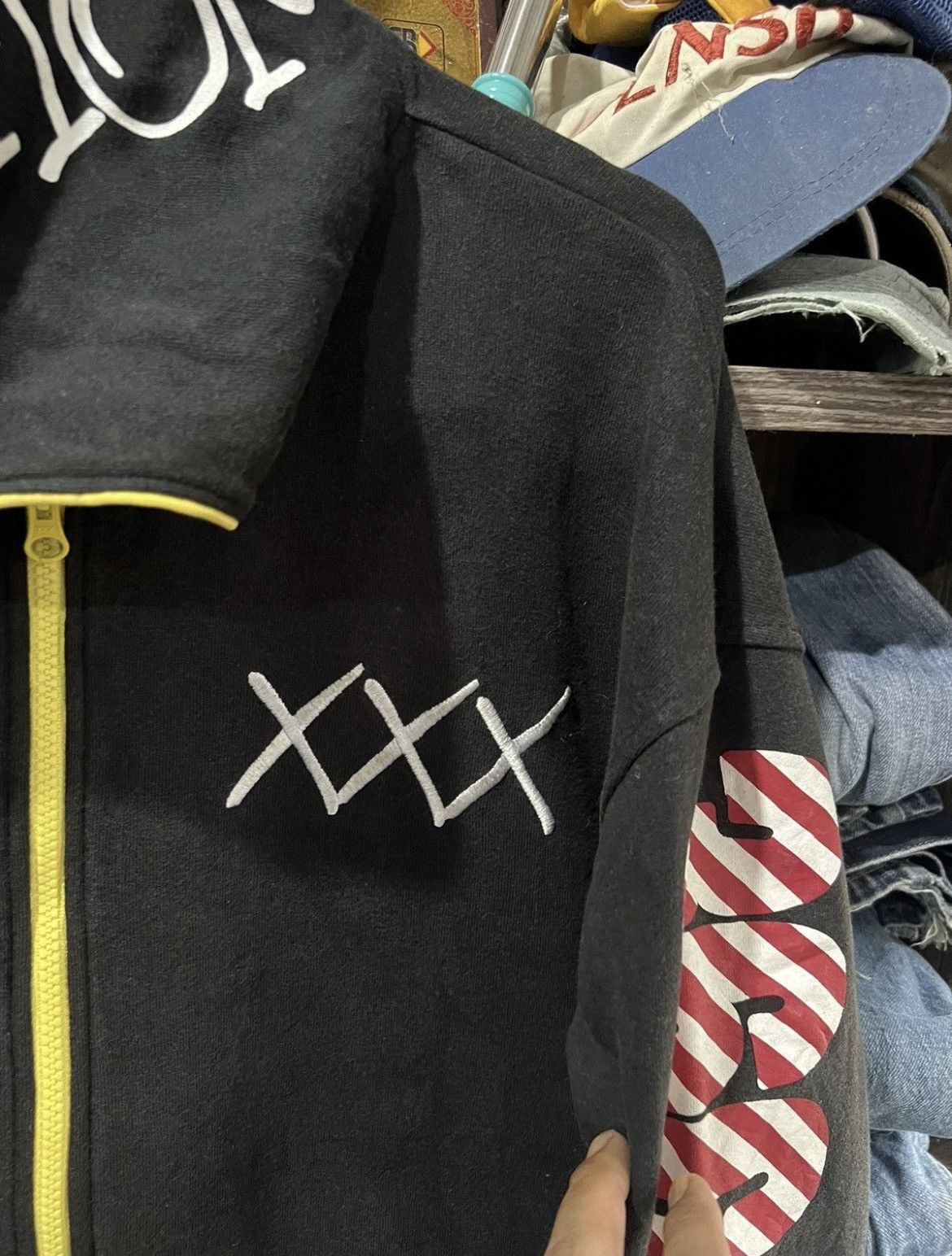 Japanese Brand 🔥Sun Faded Defective Struct 36 Carats Patches Hoodie Size US XL / EU 56 / 4 - 6 Thumbnail