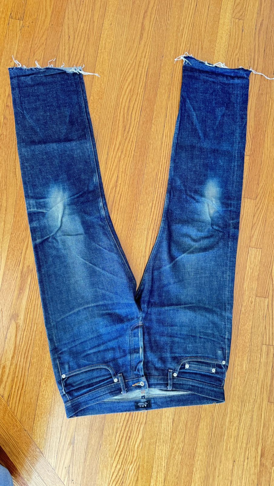A.P.C. A.P.C Mid-rise classic straight leg jeans in Japanese raw Size US 31 - 10 Thumbnail