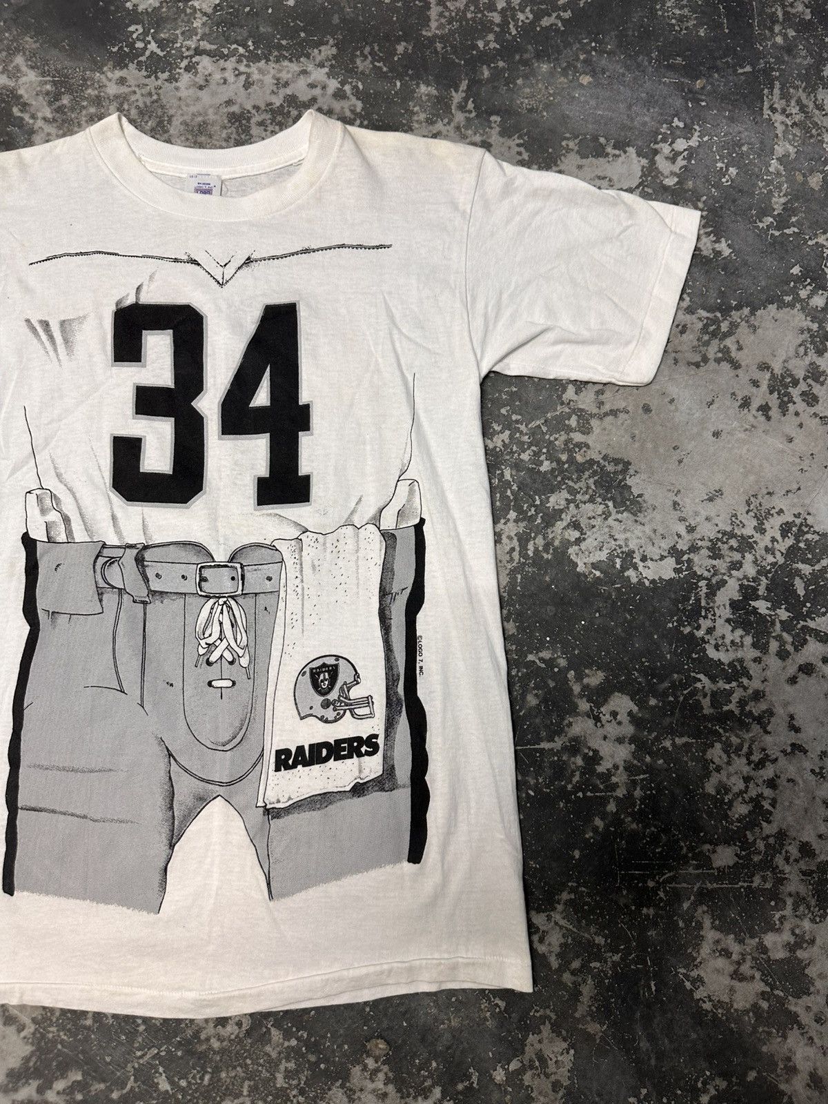 Vintage Vintage 90s Raiders Tshirt Bo Jackson LA #34 All Over Print Size US M / EU 48-50 / 2 - 3 Thumbnail