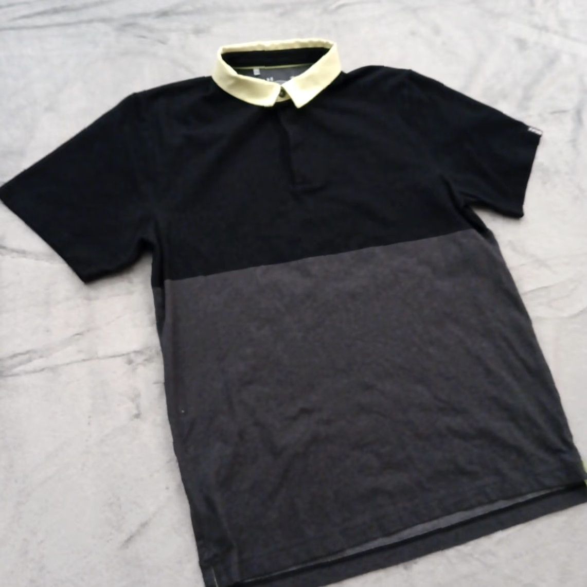 Under Armour Under Armour Polo Shirt Mens L Colorblock Gray Black Short Sleeve Knit Navy? Size US L / EU 52-54 / 3 - 4 Thumbnail