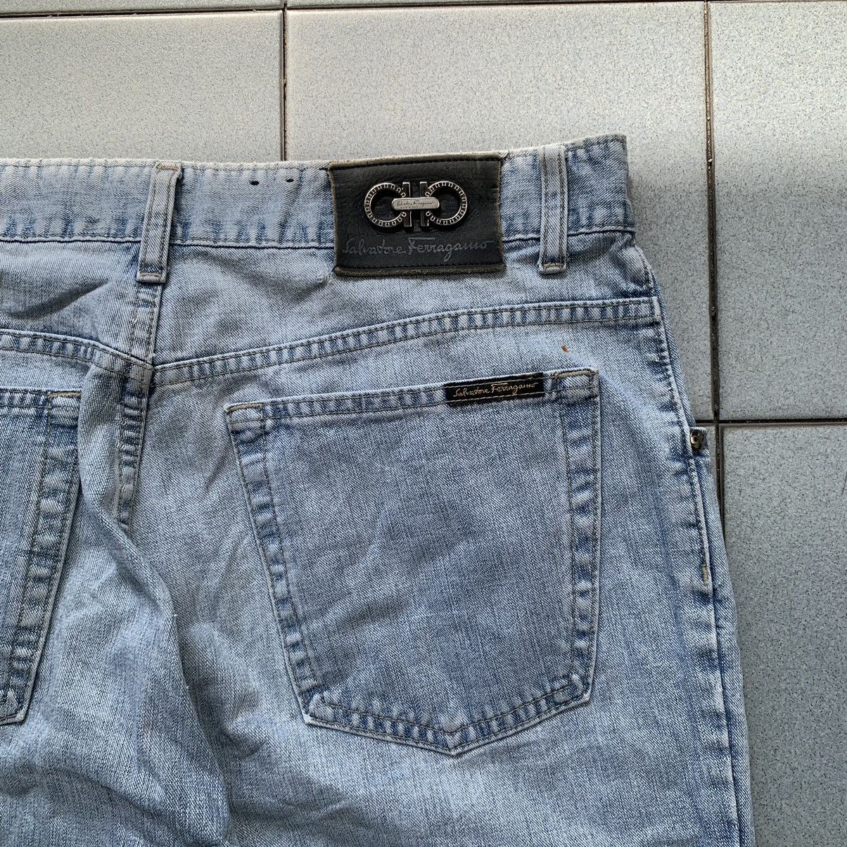 Designer × Salvatore Ferragamo Salvatore Ferragamo Basic Baggy Styled Vintage Jeans Size US 32 / EU 48 - 9 Thumbnail