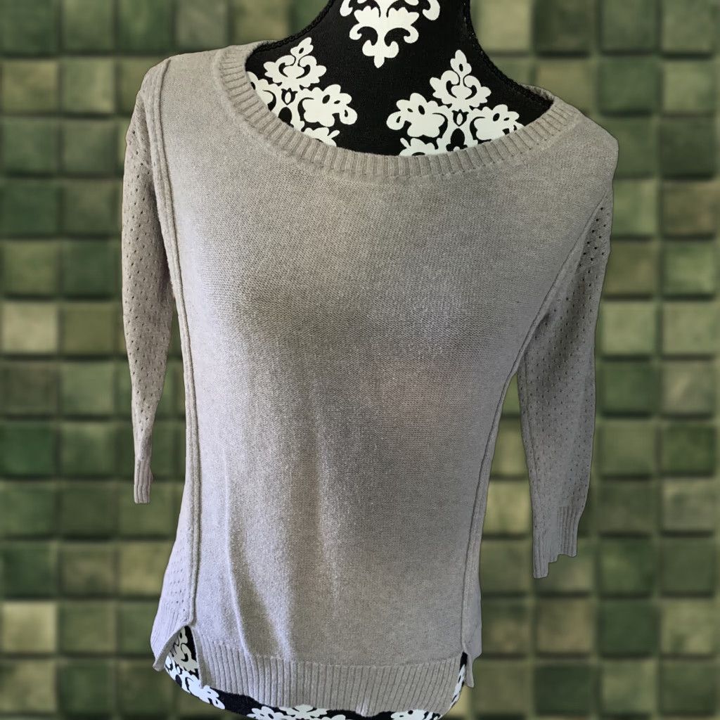American Eagle Outfitters VINTAGE American Eagle Pullover Sweater Knit 3/4 Sleeve Gray SZ S Womens Girls, Pullover, Knit, Gray, 3/4 Sleeve, S, Womens Girls Size S / US 4 / IT 40 - 1 Thumbnail