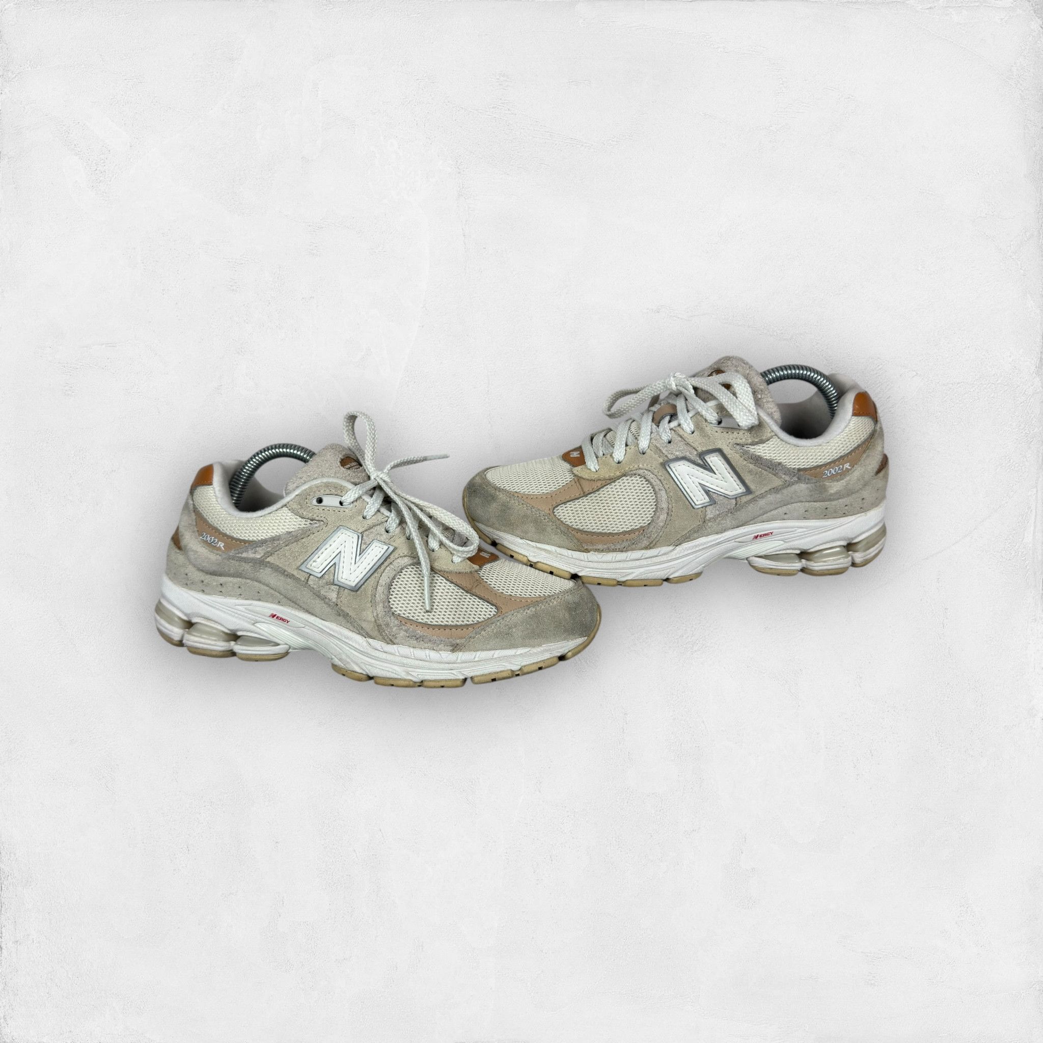 New Balance New Balance 2002R 2002RSC Men's Sandstone Running Shoes 7 Size US 7 / EU 40 - 1 Thumbnail