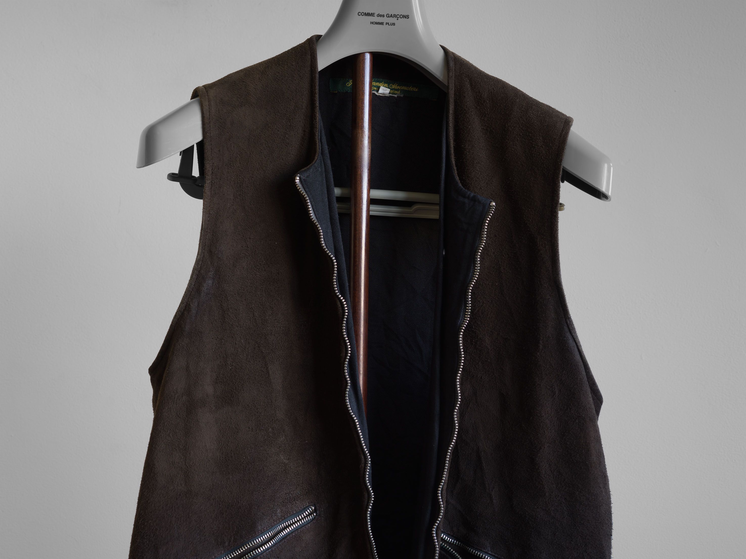 Paul Harnden Shoemakers MEN'S GILET CHAMOIS LEATHER BROWN Size US M / EU 48-50 / 2 - 3 Thumbnail