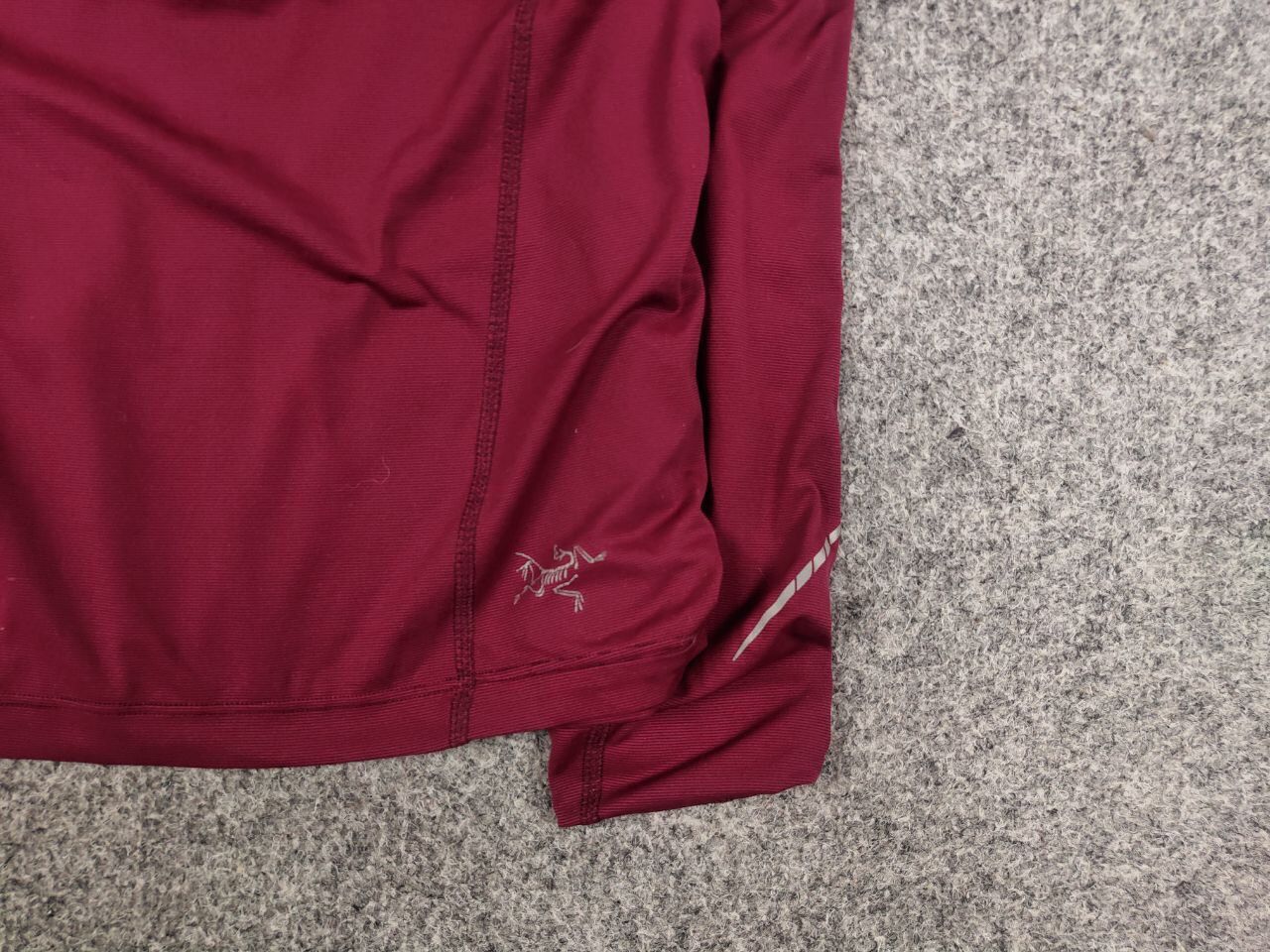 Arc'teryx Vintage Arc'teryx Top LS Women's long sleeve Burgundy Shirts Size S / US 4 / IT 40 - 11 Thumbnail