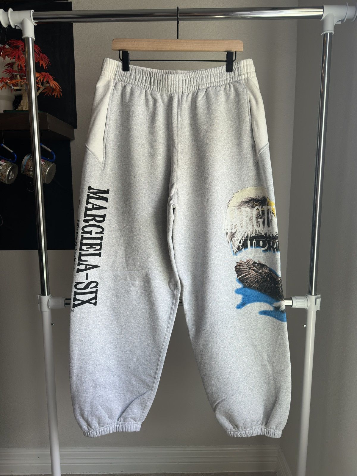 Maison Margiela × Supreme Supreme x MM6 Maison Margiela Eagle Sweatpants Grey Size US 34 / EU 50 - 1 Thumbnail
