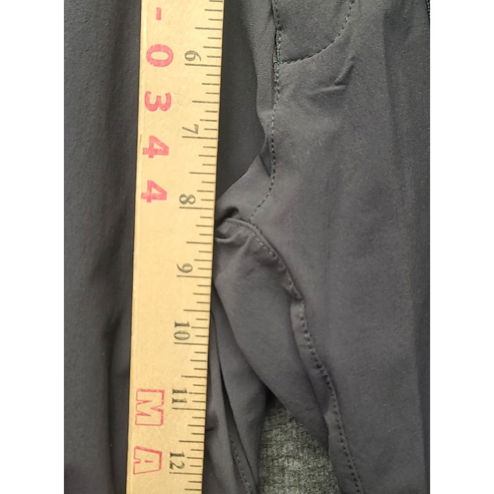 Mountain Hardwear Mountain Hardwear Dynama Pants Womens 10x32 Regular Cargo Convertible Hiking Stretch Quick Dry Water Resistant Breathable Inseam 32 Brown Knit? Size 32" / US 10 / IT 46 - 4 Thumbnail