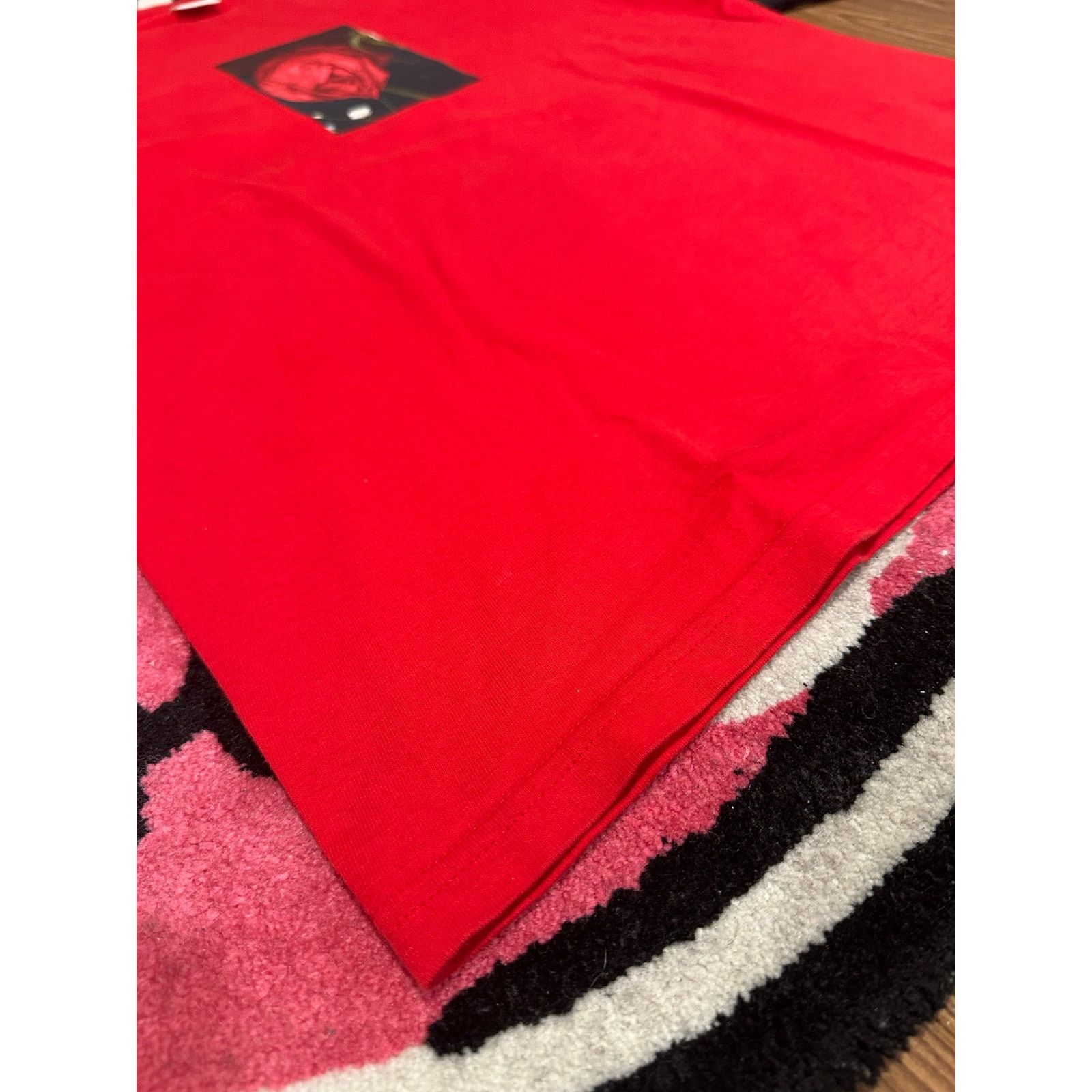 Supreme Supreme Akari Rose Tee – Red – Size Large Size US L / EU 52-54 / 3 - 8 Thumbnail
