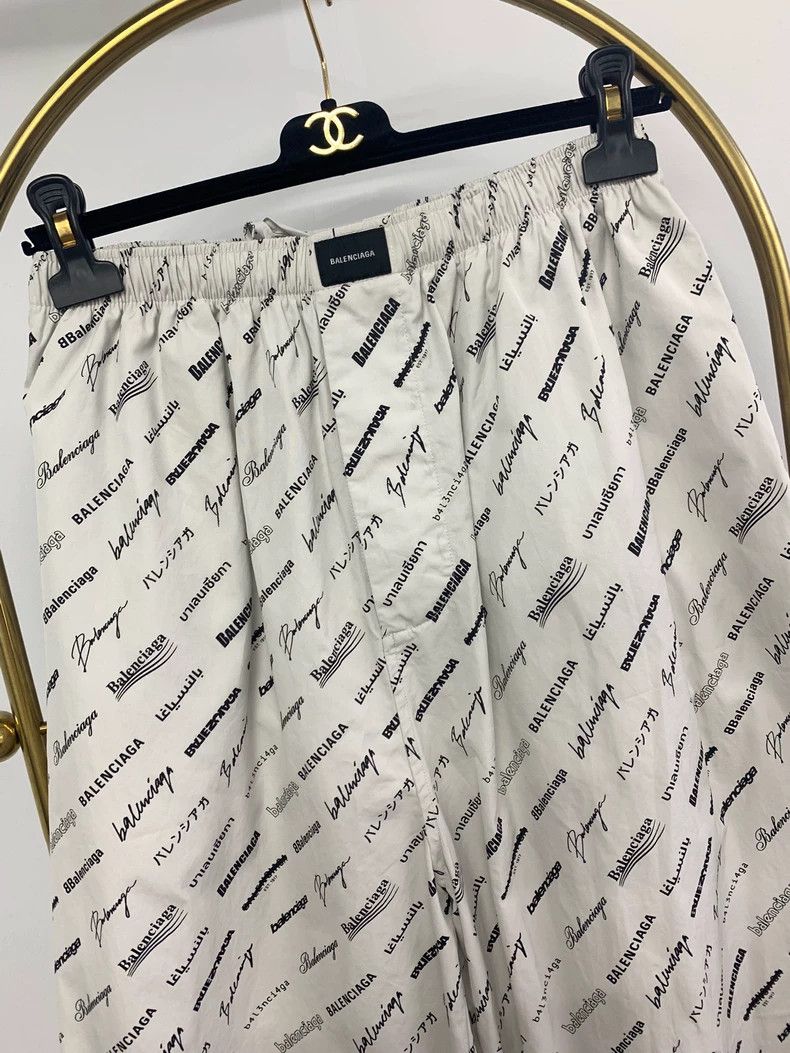 Balenciaga Balenciaga size 48 Black and White Letter Printed Logo Lon Size US 32 / EU 48 - 2 Thumbnail