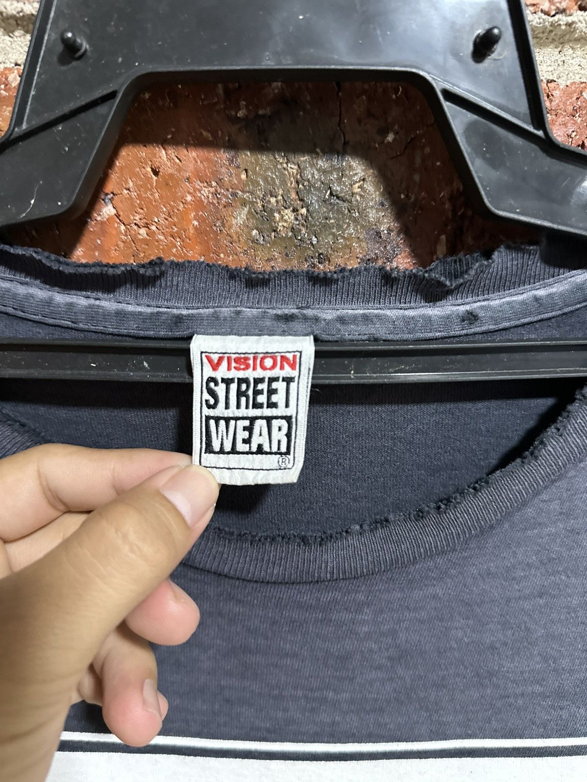 Vision Streetwear Thrashed Vintage Y2k Vision Street Wear Skateboard GrungeTee Size US L / EU 52-54 / 3 - 6 Thumbnail