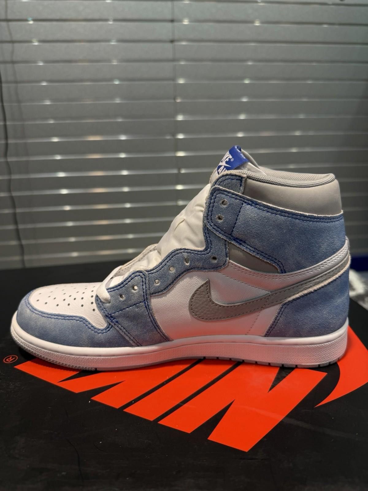 Jordan Brand Jordan 1 Retro High OG Hyper Royal White/Blue Suede Size 9 Size US 9 / EU 42 - 4 Thumbnail