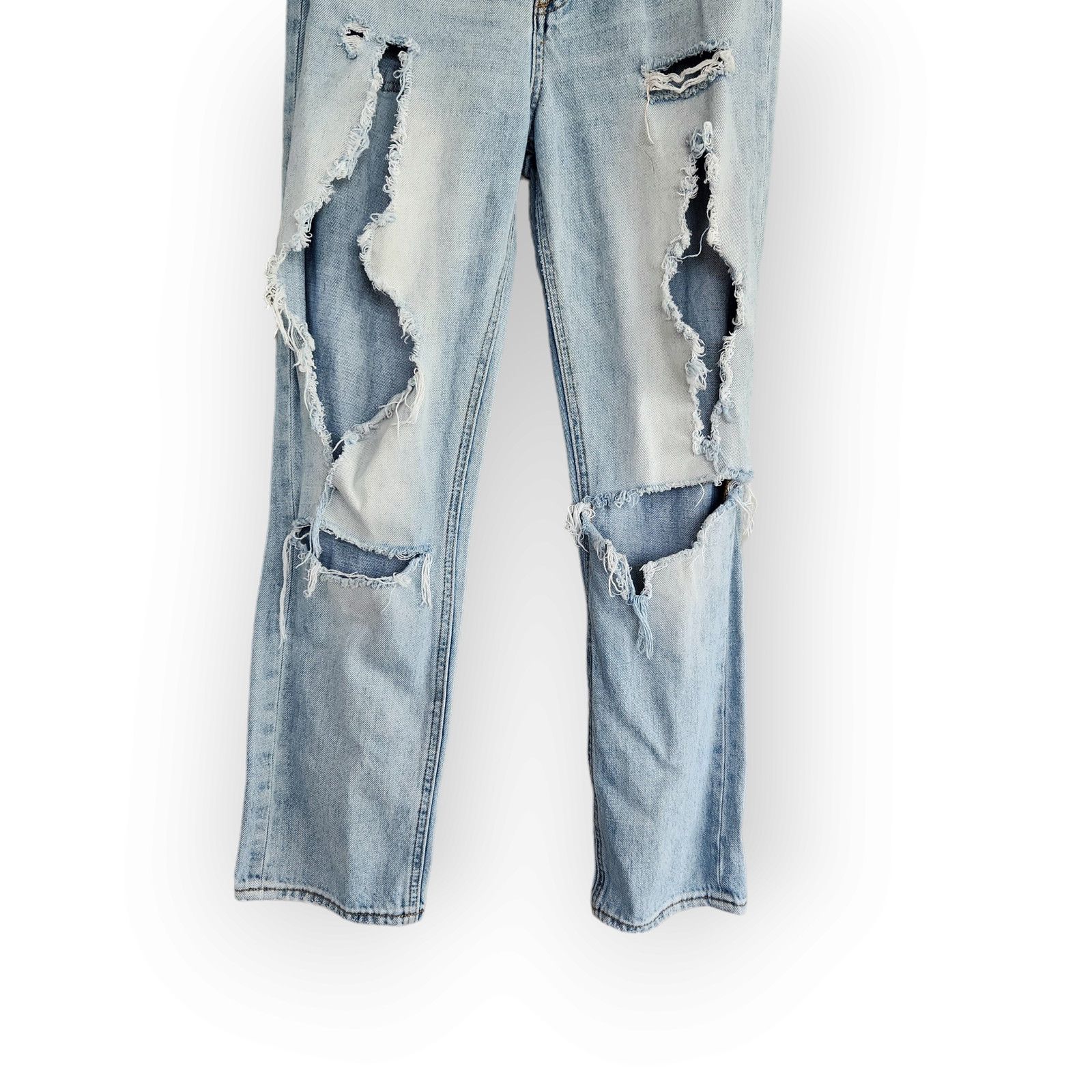 Bdg BDG Urban Outfitters High Waisted Ripped Mom Jeans 28 Size 28" / US 6 / IT 42 - 3 Thumbnail