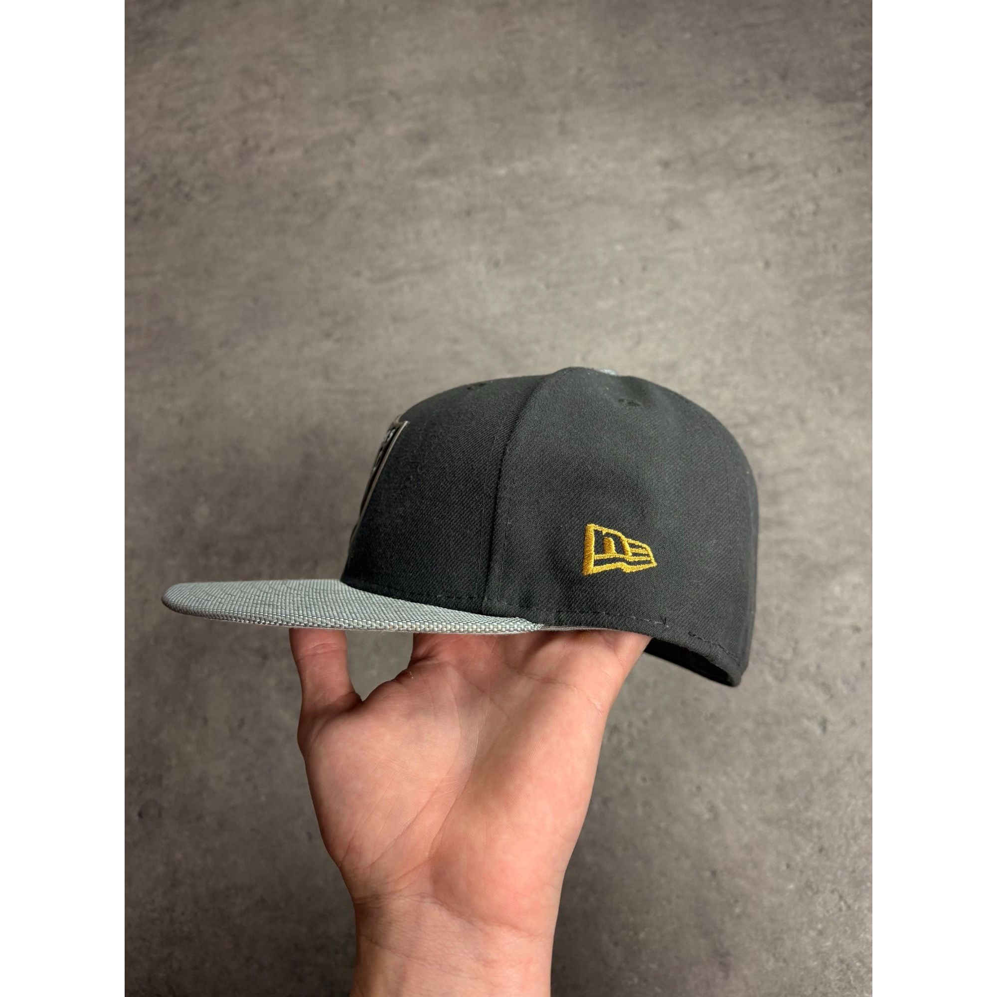 New Era New Era 59FIFTY Oakland Raiders Hat NFL Metal Shield Logo Gr Size 34 - 2 Thumbnail