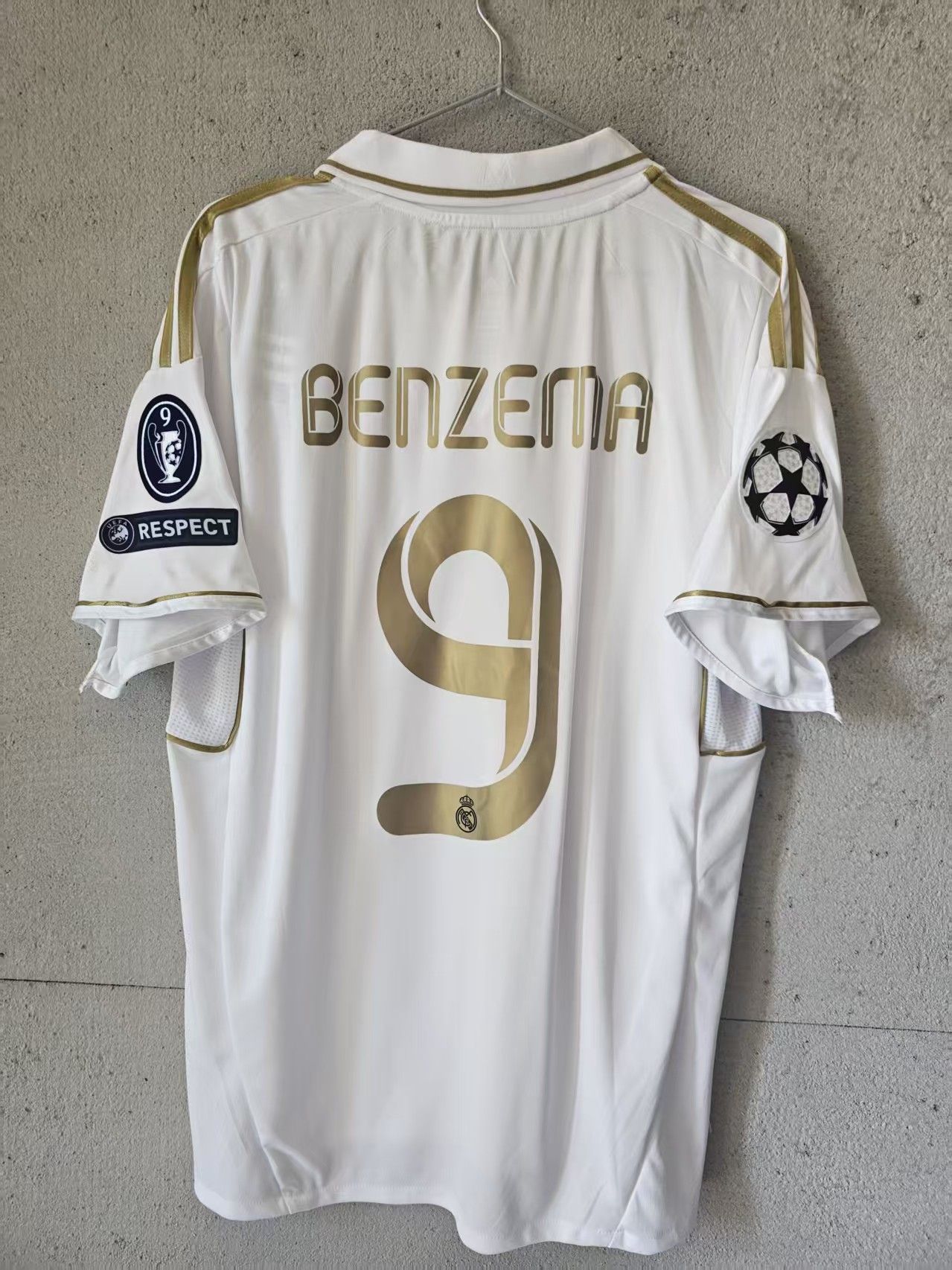 Other 2011 2012 Real Madrid #9 Karim Benzema Jersey Home Size US XL / EU 56 / 4 - 1 Thumbnail