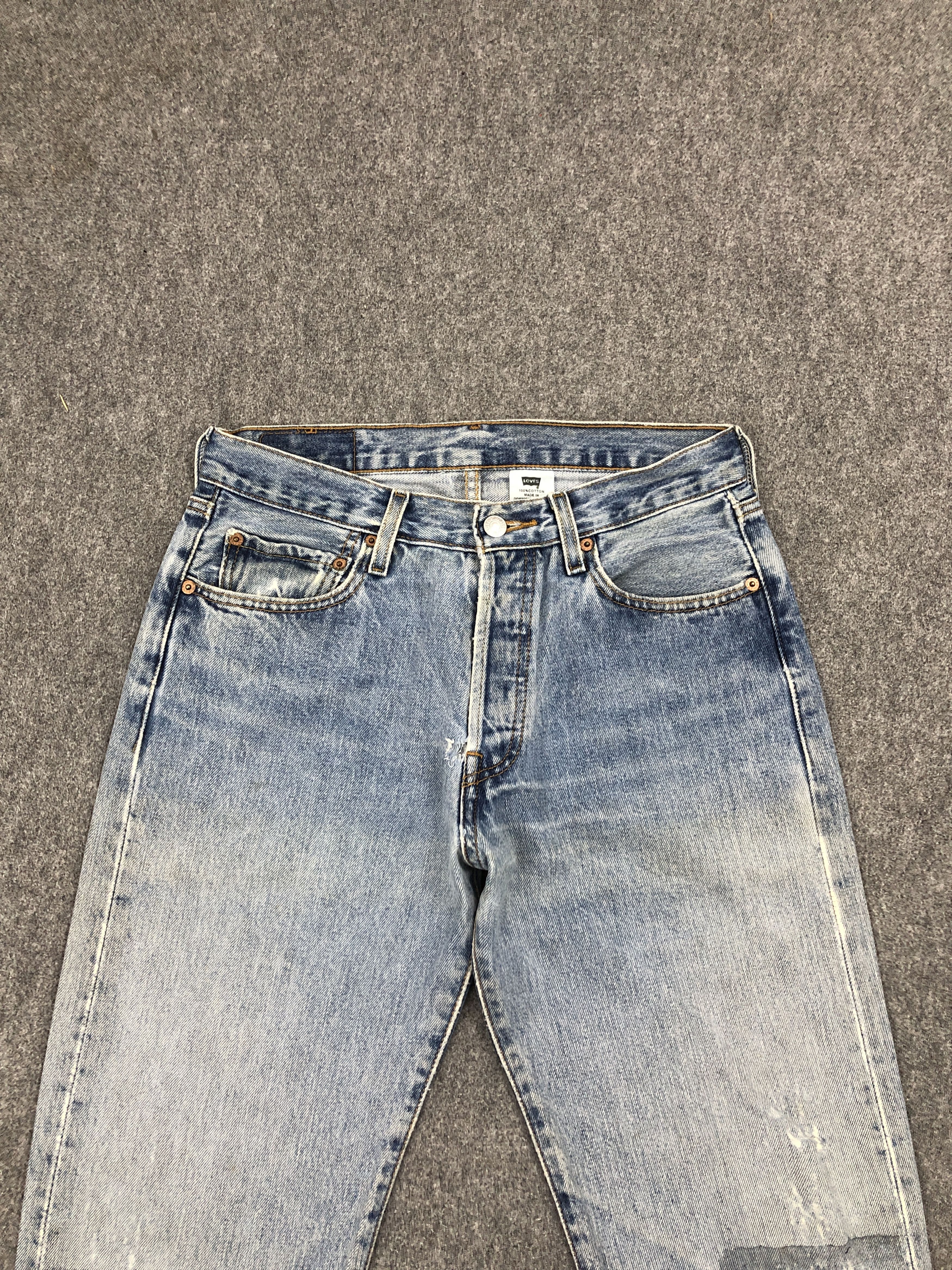 Levi's × Vintage Disressed Vintage Levis 501 Faded Blue Jeans Size US 28 / EU 44 - 2 Thumbnail
