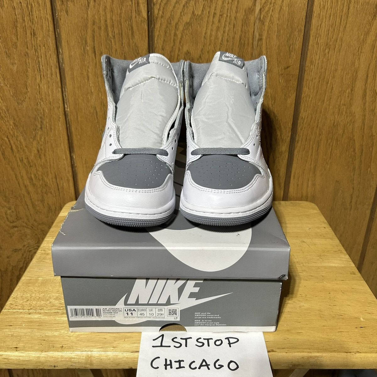 Nike Nike Air Jordan 1 Retro High OG White 555088-037 Mens 11 NEW Size US 11 / EU 44 - 2 Thumbnail