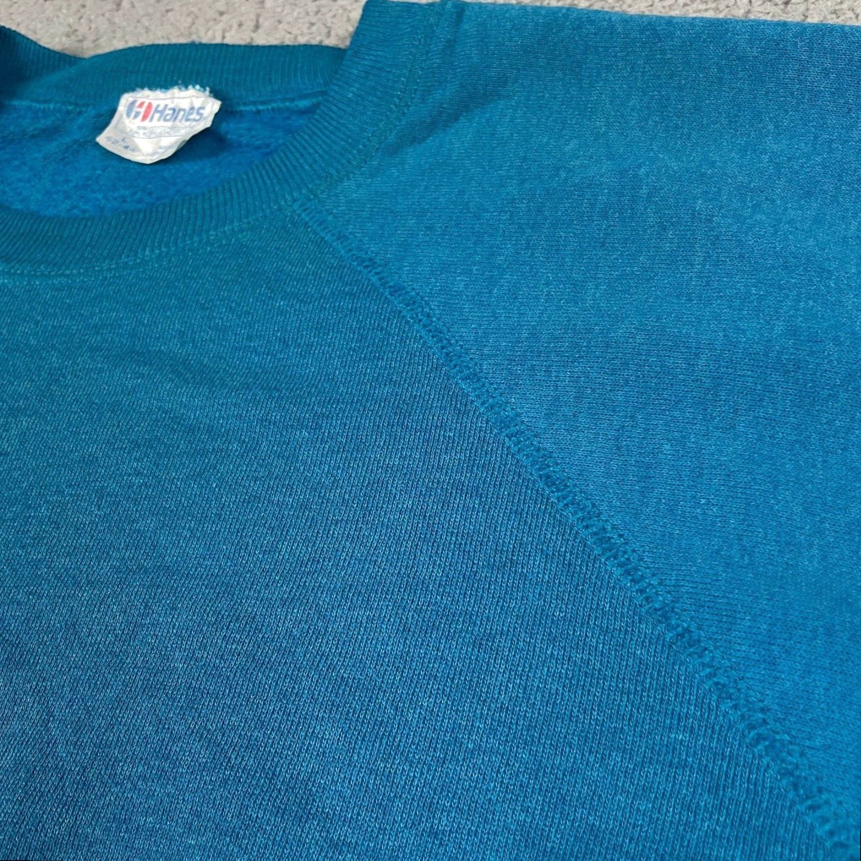 Hanes VINTAGE Hanes Sweatshirt Adult Large Green Teal 80s 90s Pullover USA Made Crew Neck Mens Sweatshirt Size US L / EU 52-54 / 3 - 6 Thumbnail