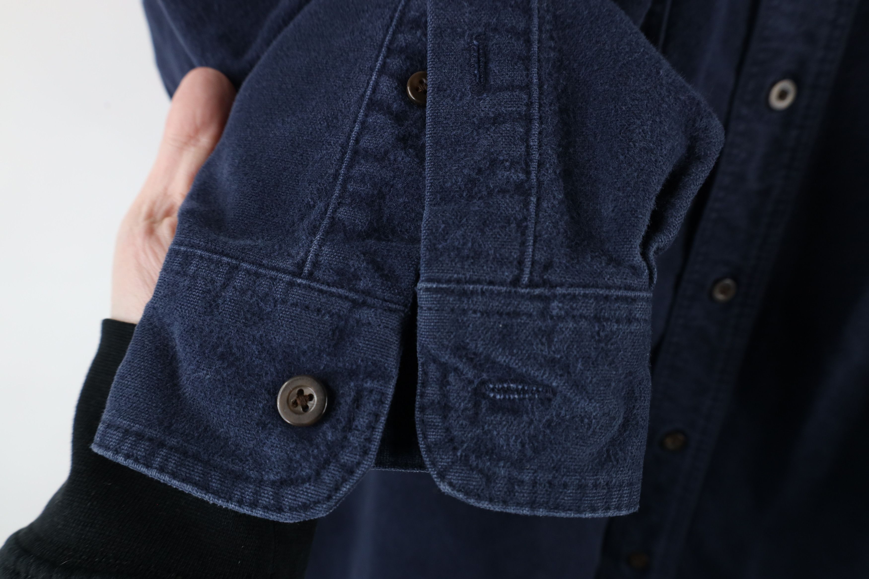 Eddie Bauer Vintage 90s Eddie Bauer Cloth Collared Button Shirt Blue Size US L / EU 52-54 / 3 - 4 Thumbnail
