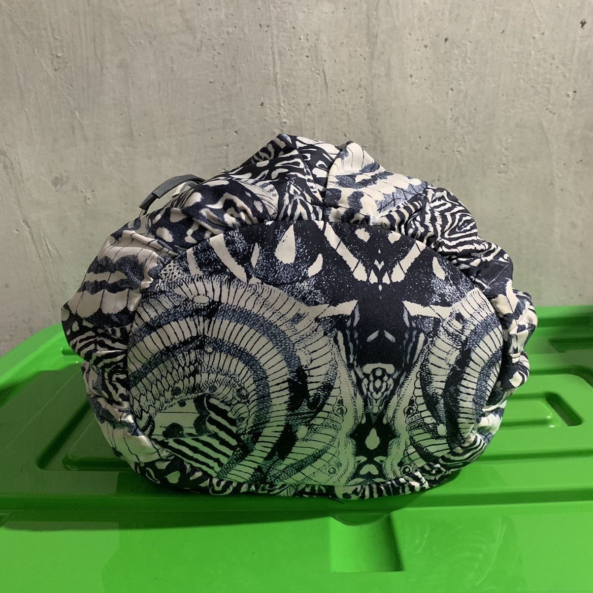 Lululemon Lululemon Wanderlust Diversity Bag 2015 Winged Mosaic Blue Size ONE SIZE - 3 Thumbnail