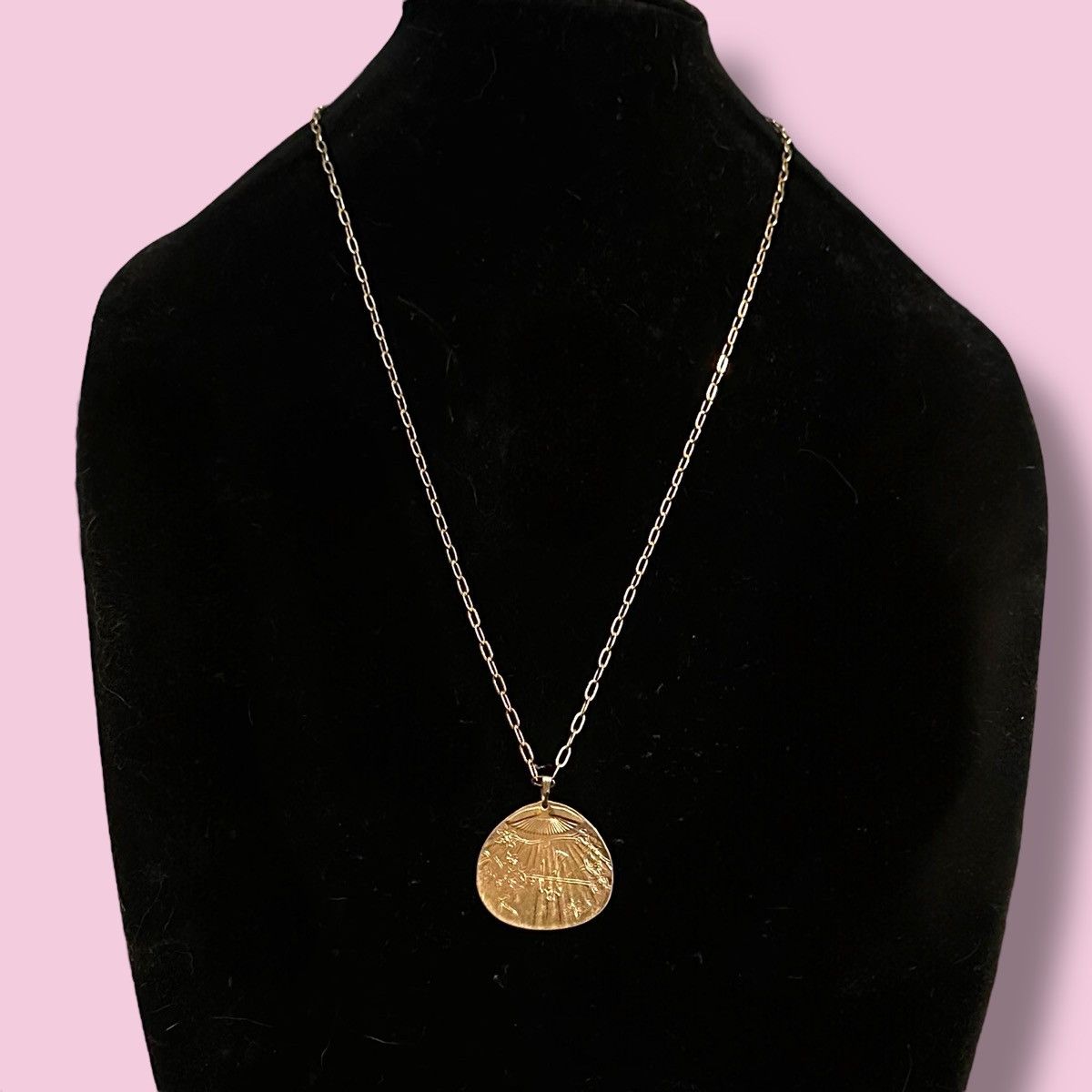 Other × Vintage Vintage Emmons gold tone Chinese fan pendant necklace Size ONE SIZE - 1 Thumbnail