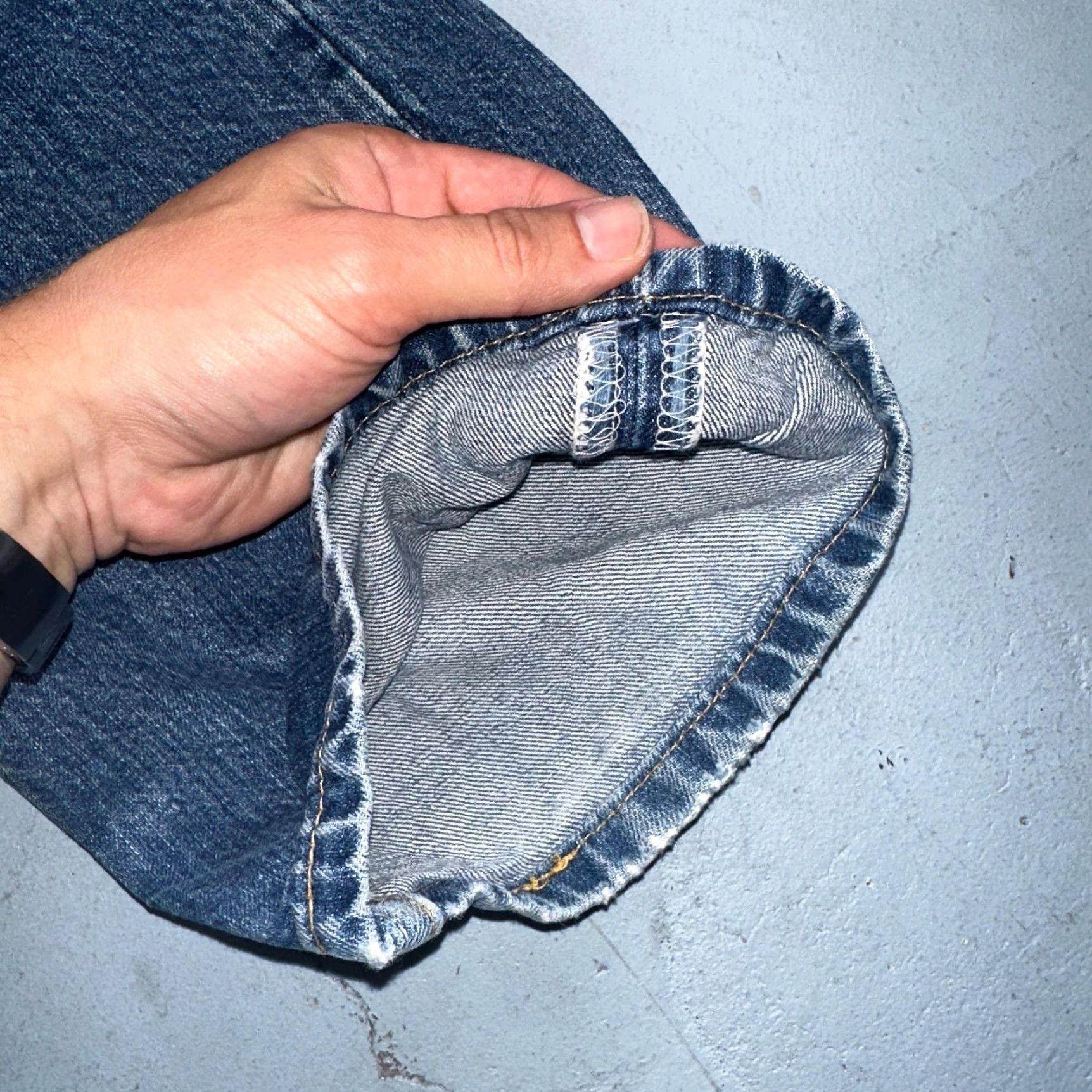 Levi's VINTAGE Levi's 501 Jeans Blue Mid Wash 38x34 Straight Leg 90s Mens Size US 38 / EU 54 - 4 Thumbnail