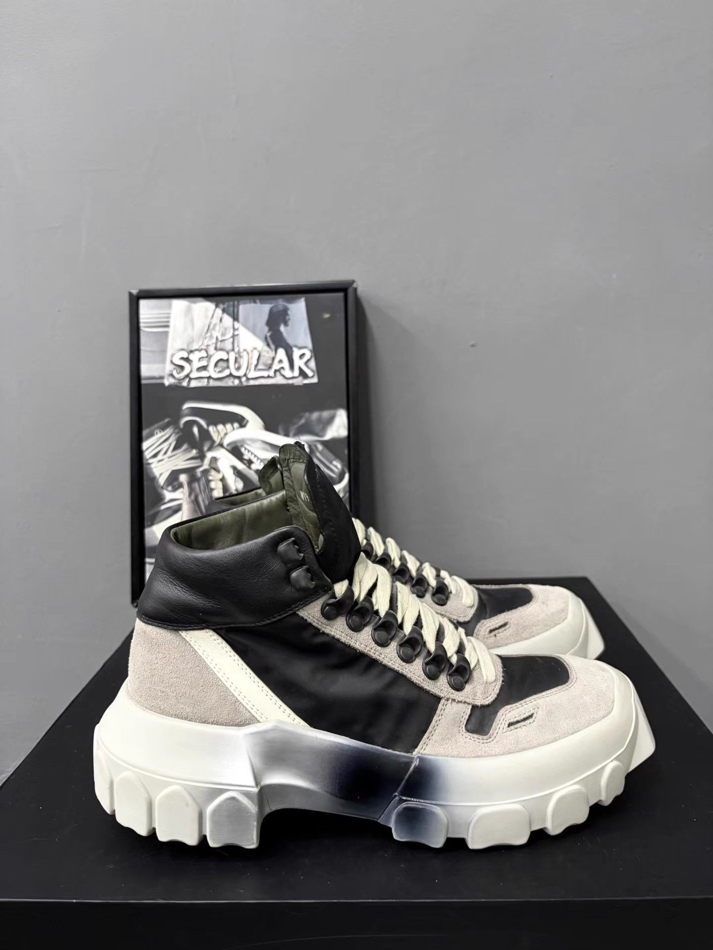 Rick Owens Rick Owens 19SS Mainline Octopus Sole Tank Boots K34 Size US 7.5 / IT 37.5 - 2 Thumbnail